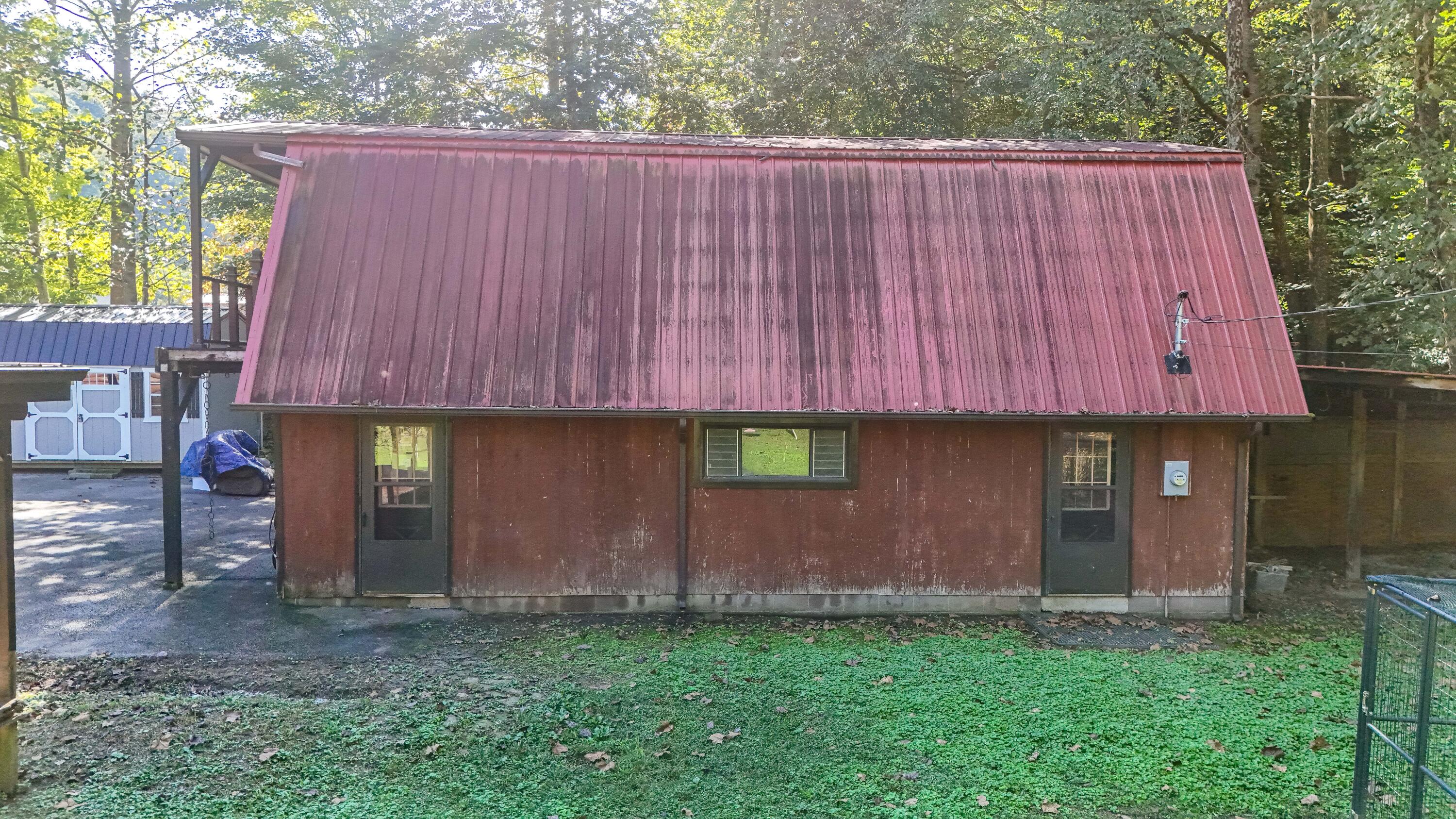 728 Ewing Creek Road Property Photo 10