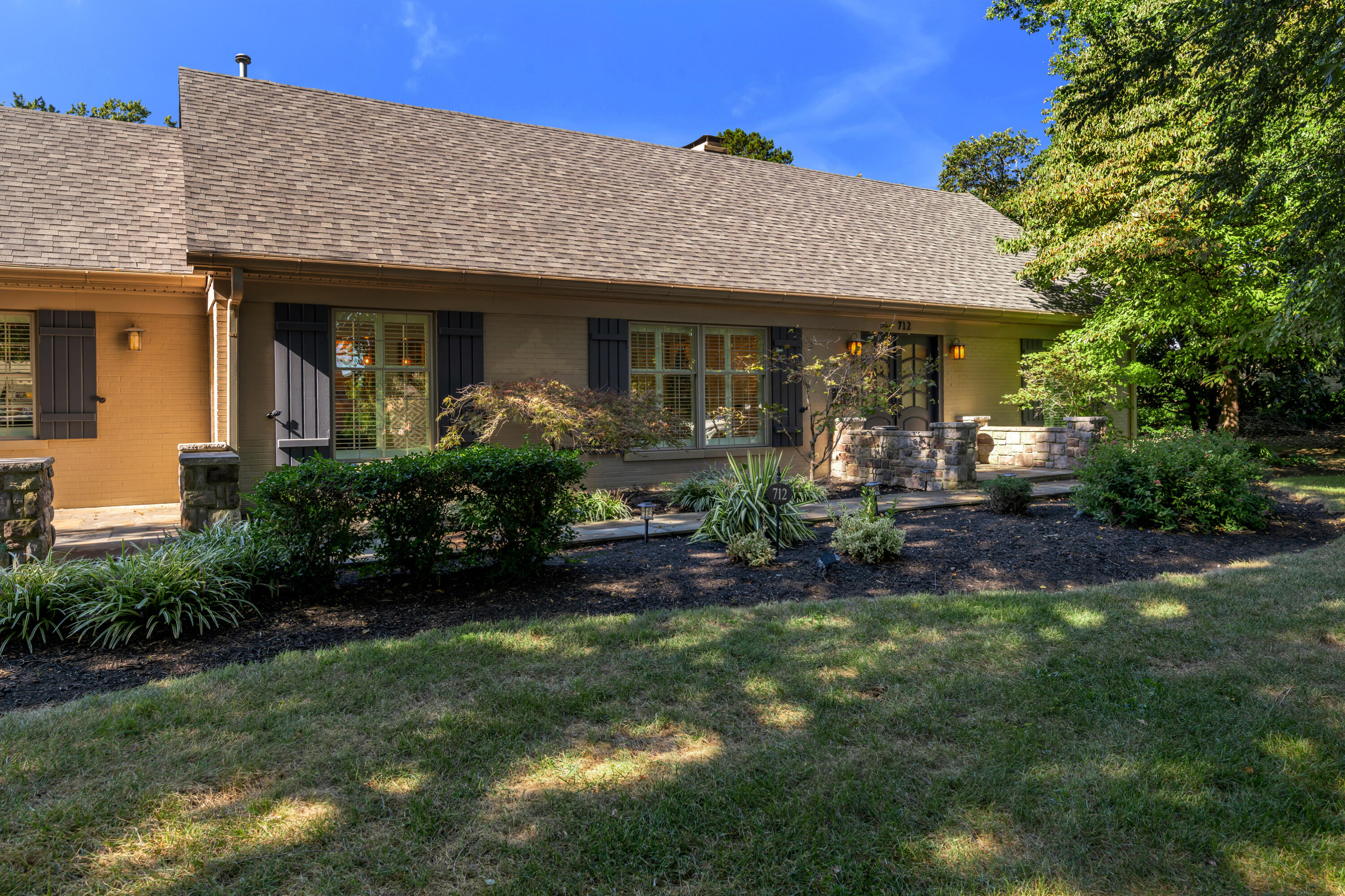 712 Burkshire Drive Property Photo 6
