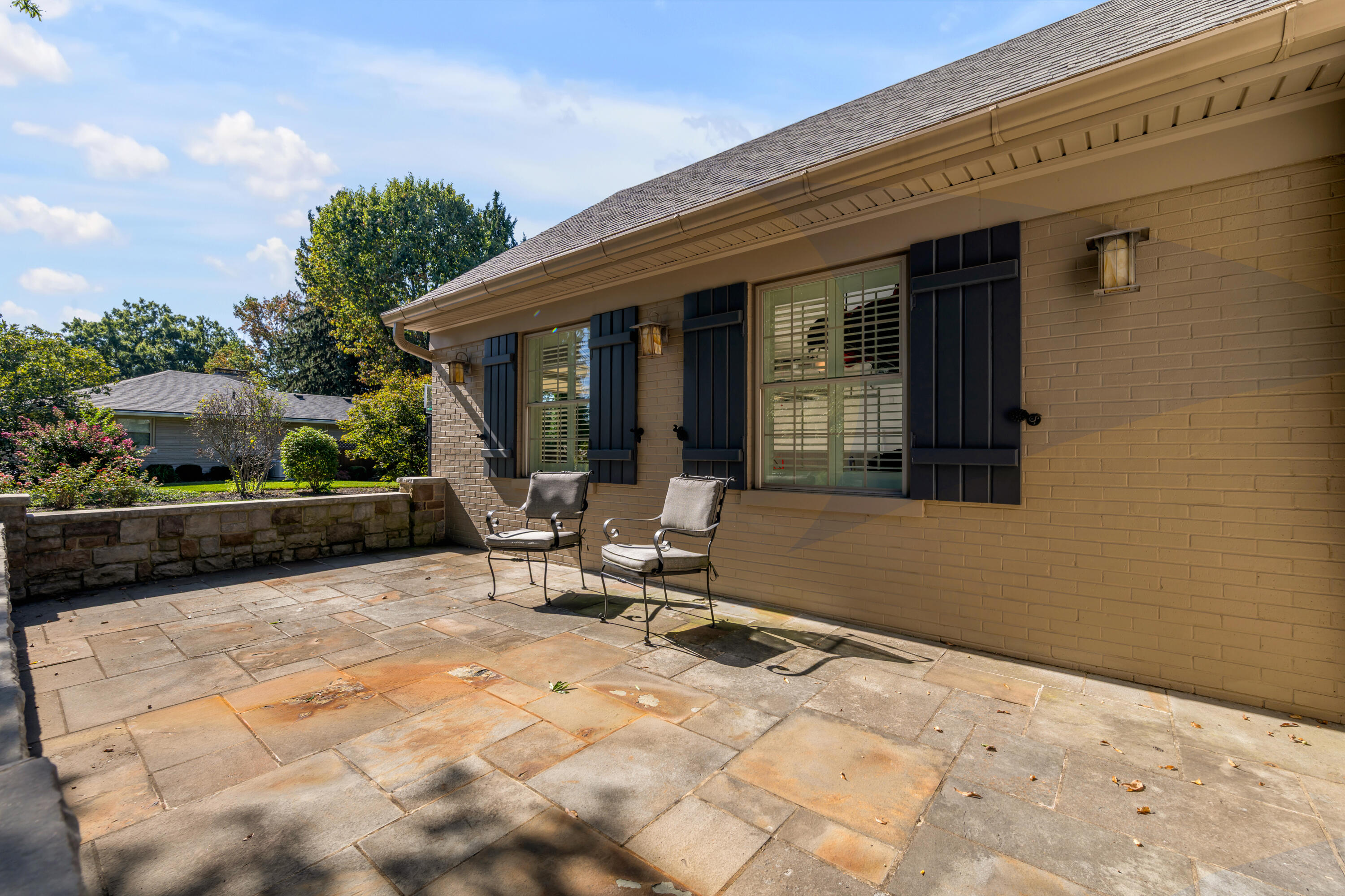 712 Burkshire Drive Property Photo 8