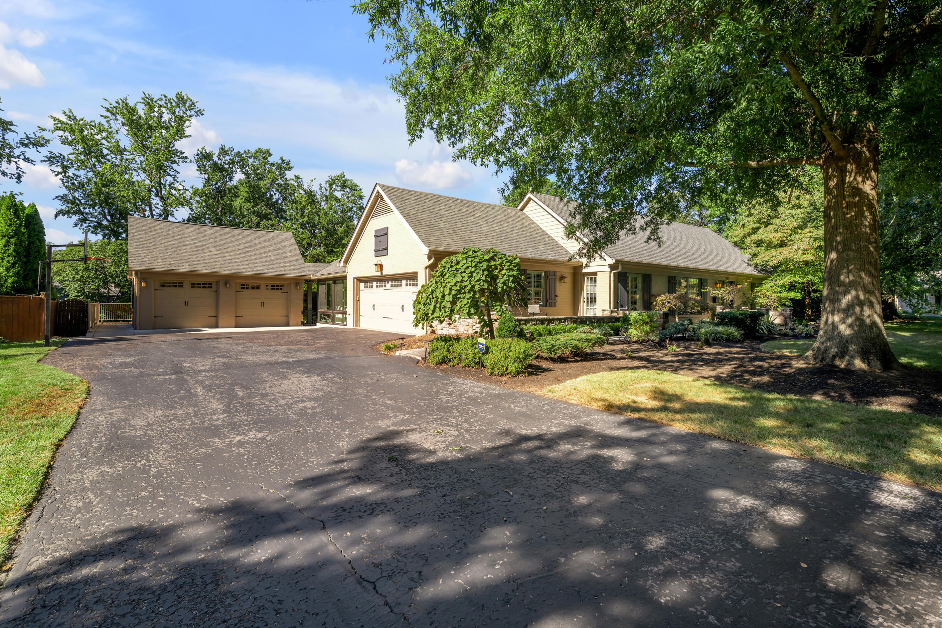 712 Burkshire Drive Property Photo 10