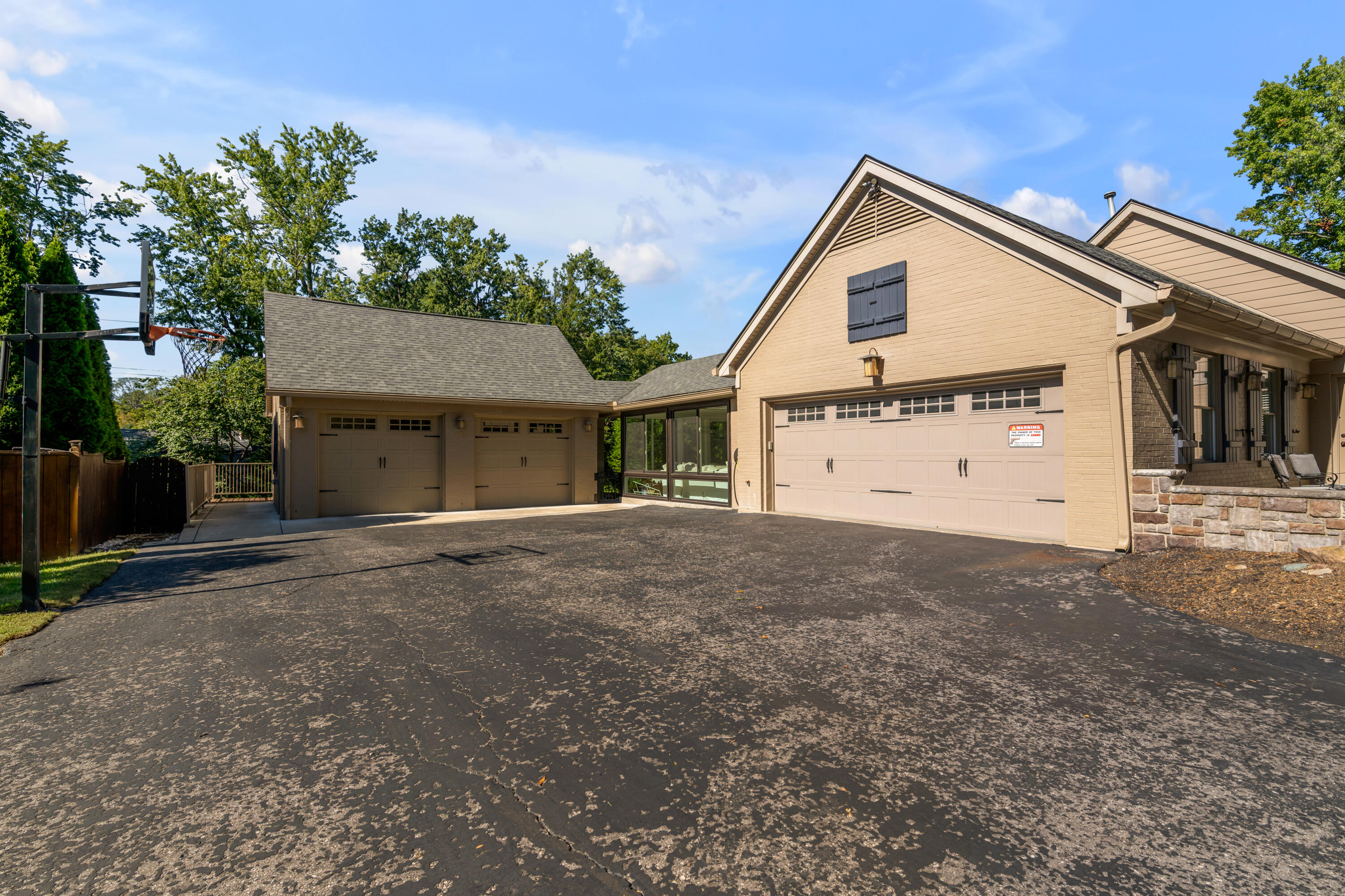 712 Burkshire Drive Property Photo 11