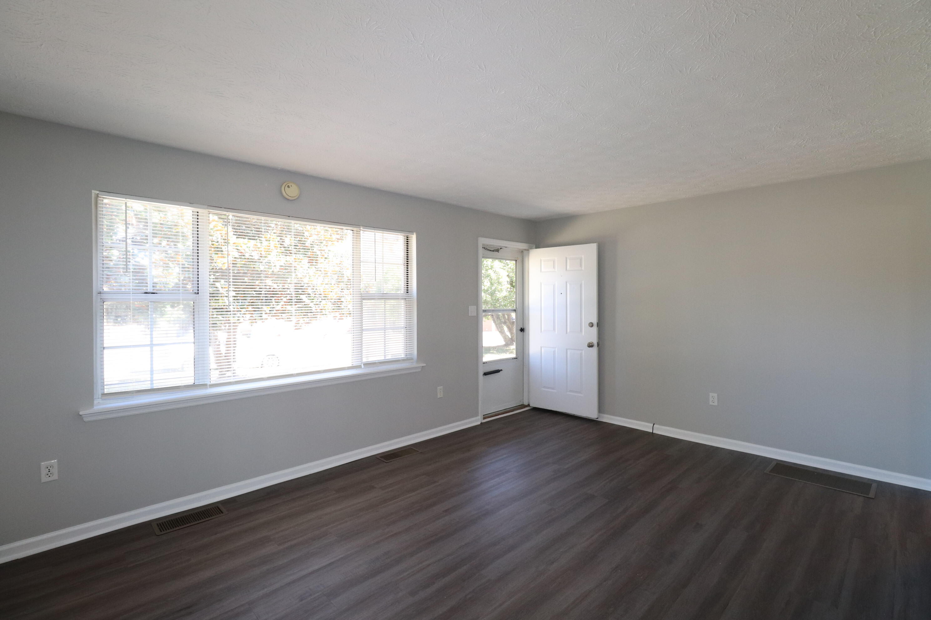 205 Ridgewood Drive Property Photo 5