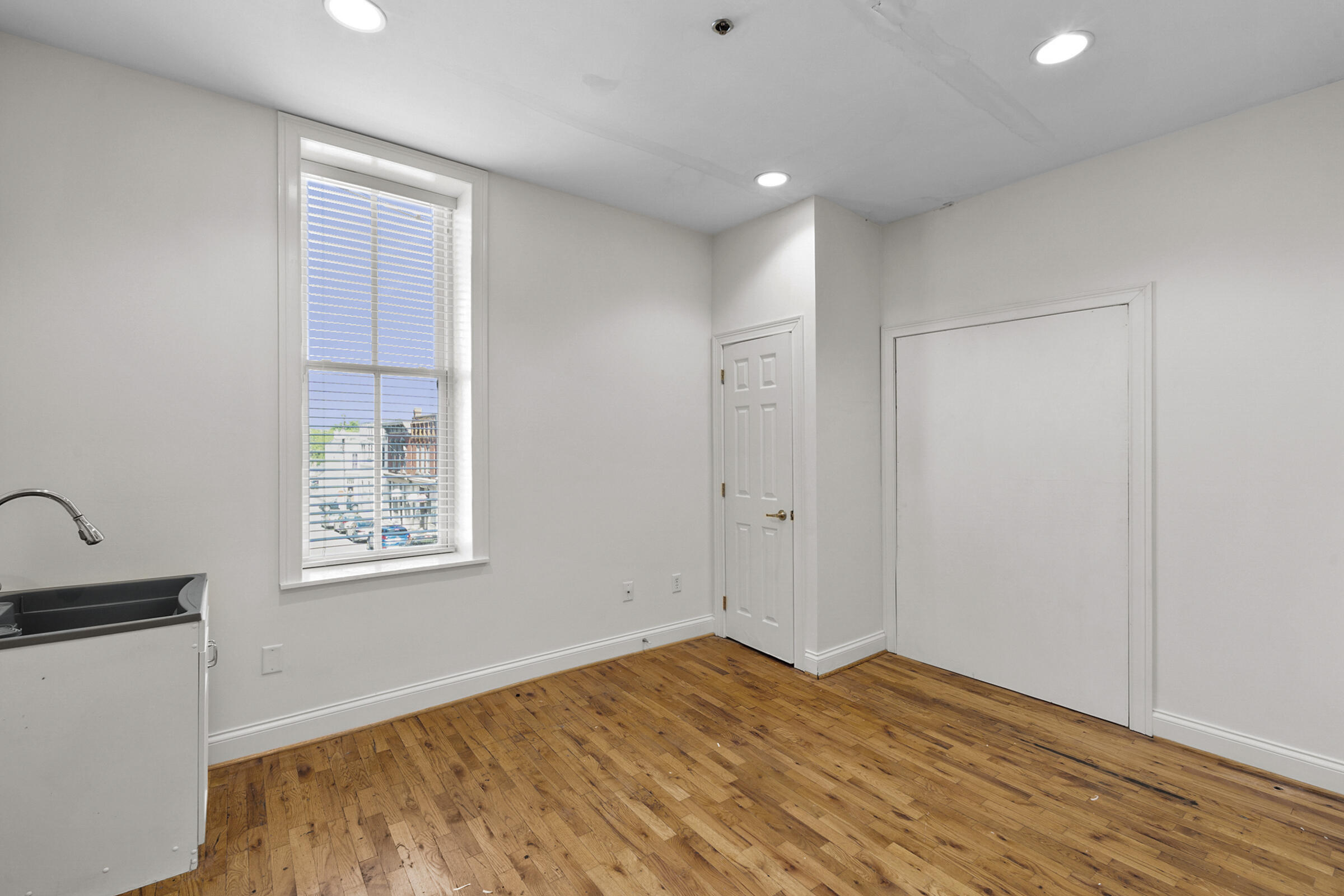 135 E Main Street 205-207 Property Photo 25