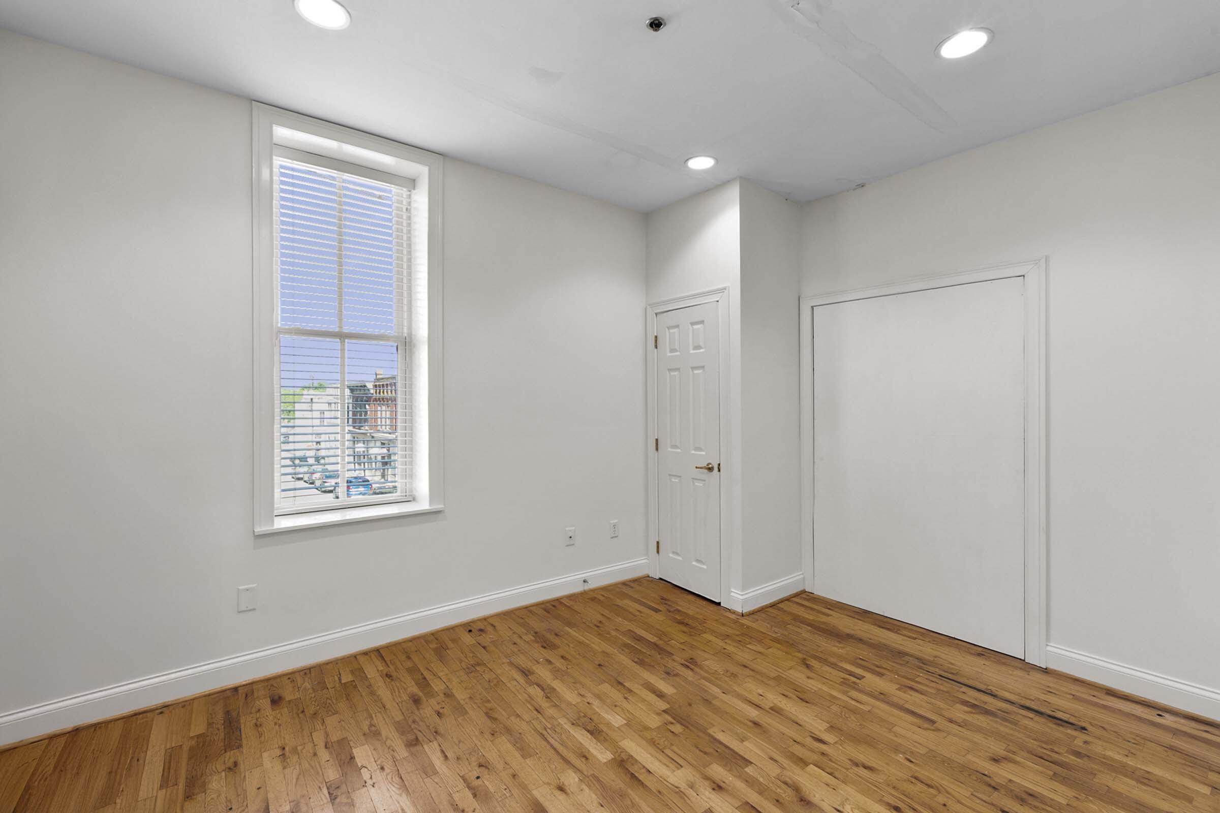 135 E Main Street 205-207 Property Photo 26