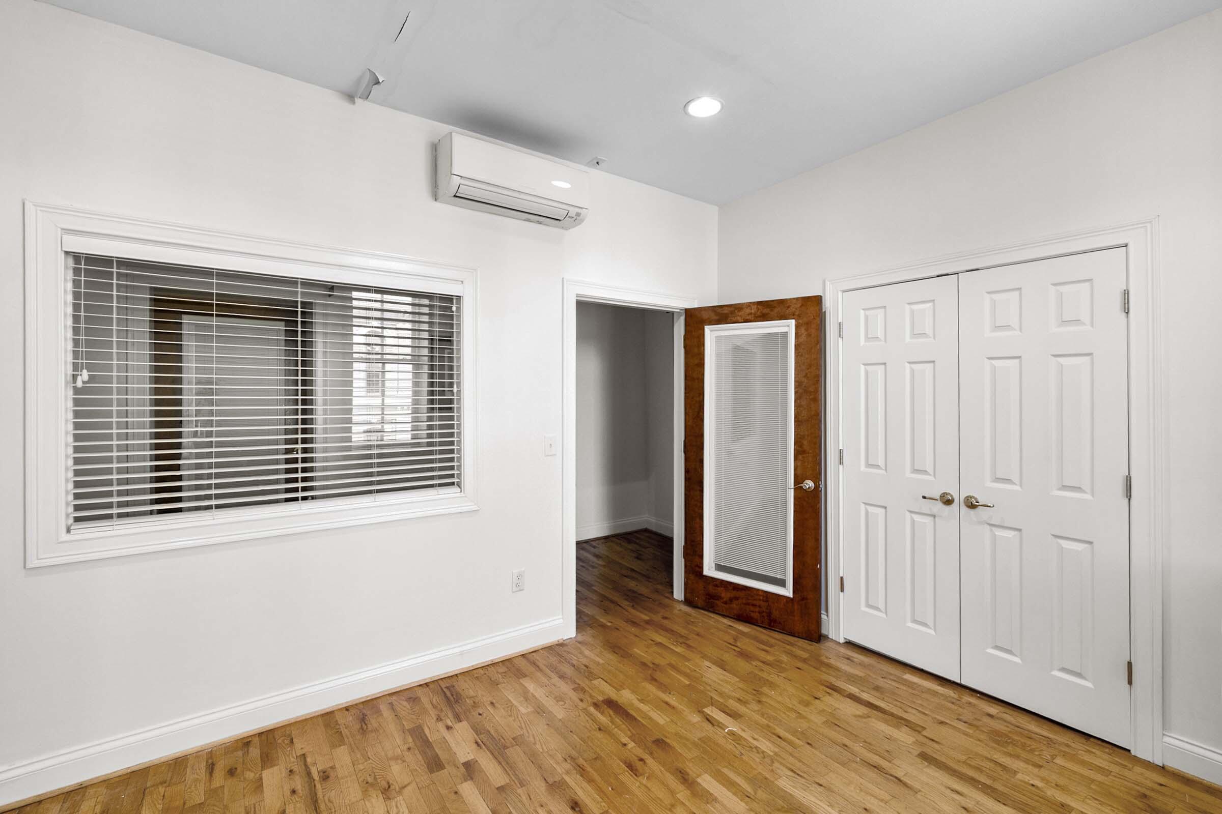 135 E Main Street 205-207 Property Photo 27