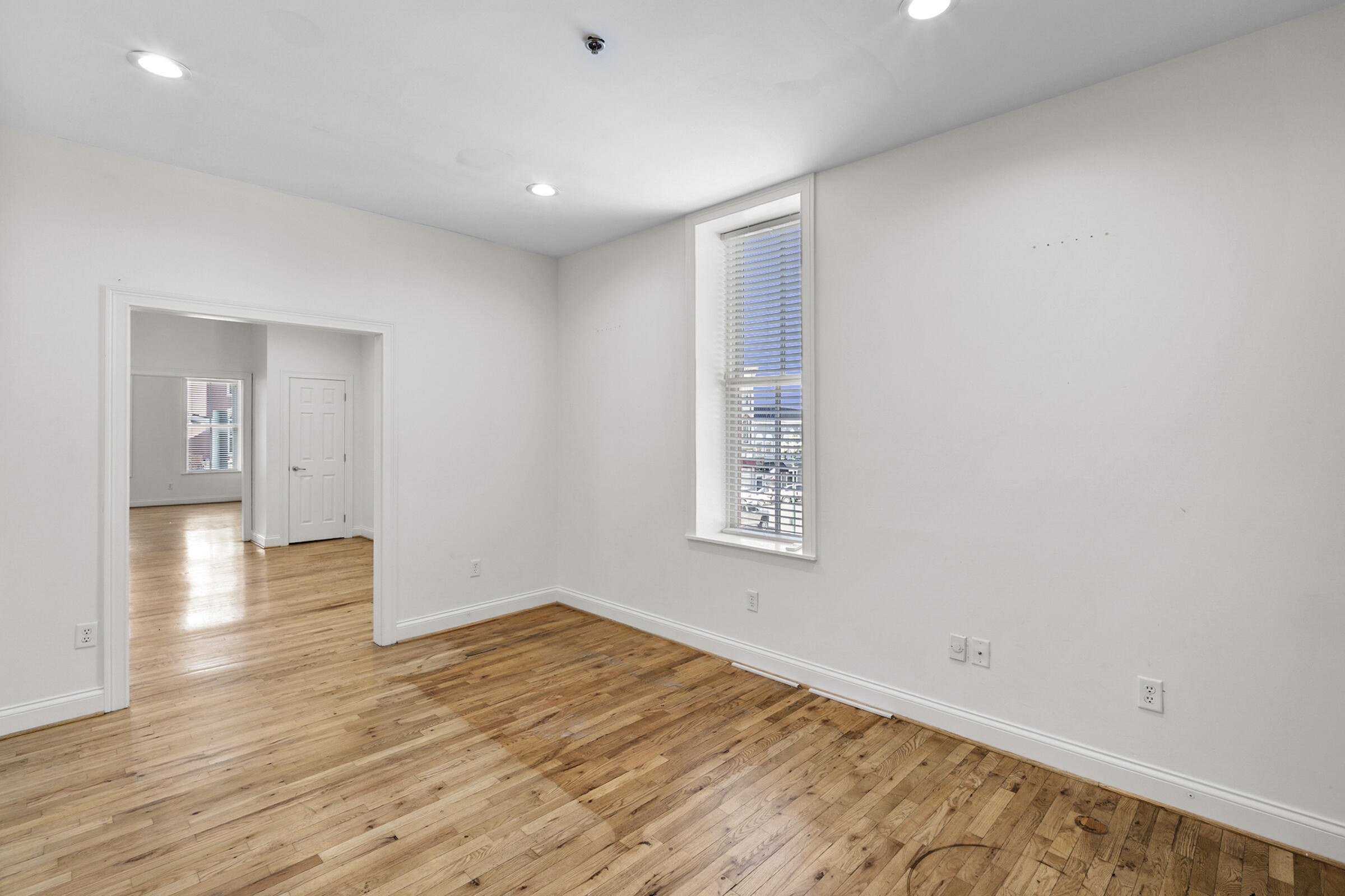 135 E Main Street 205-207 Property Photo 32