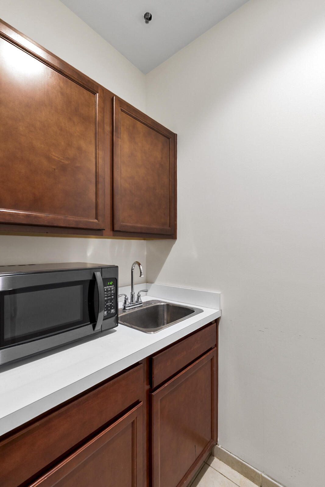 135 E Main Street 201-202 Property Photo 18