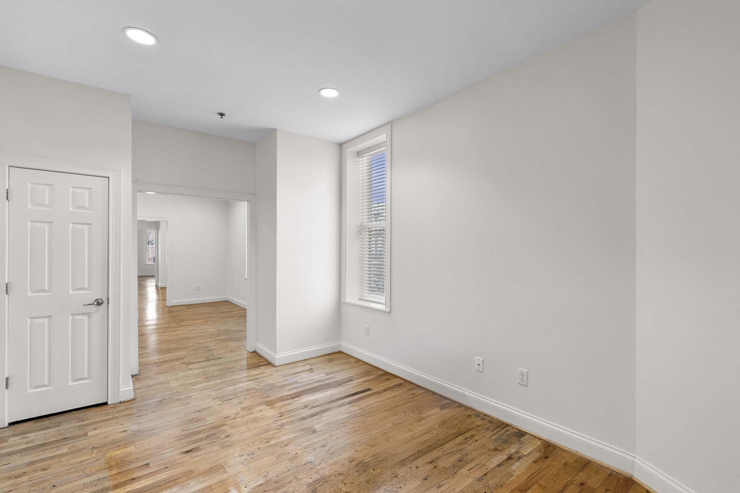 135 E Main Street 201-202 Property Photo 26