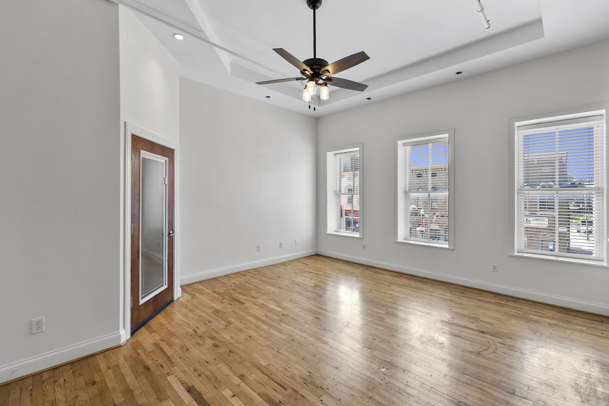 135 E Main Street 201-202 Property Photo 30