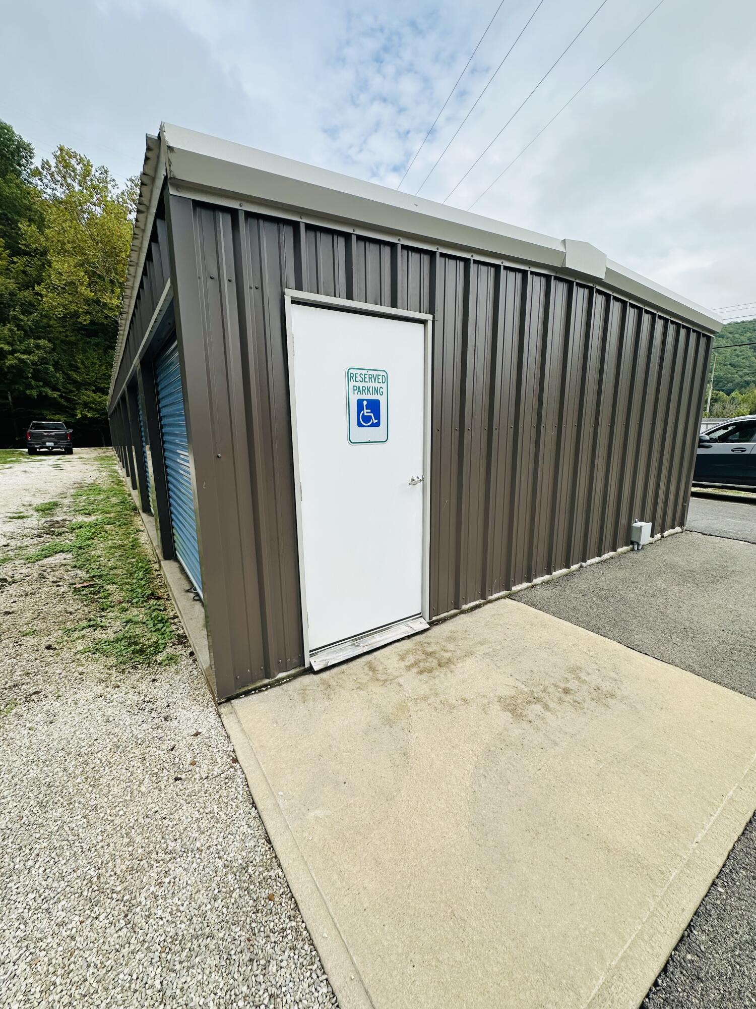2172 Us-60 Property Photo 5