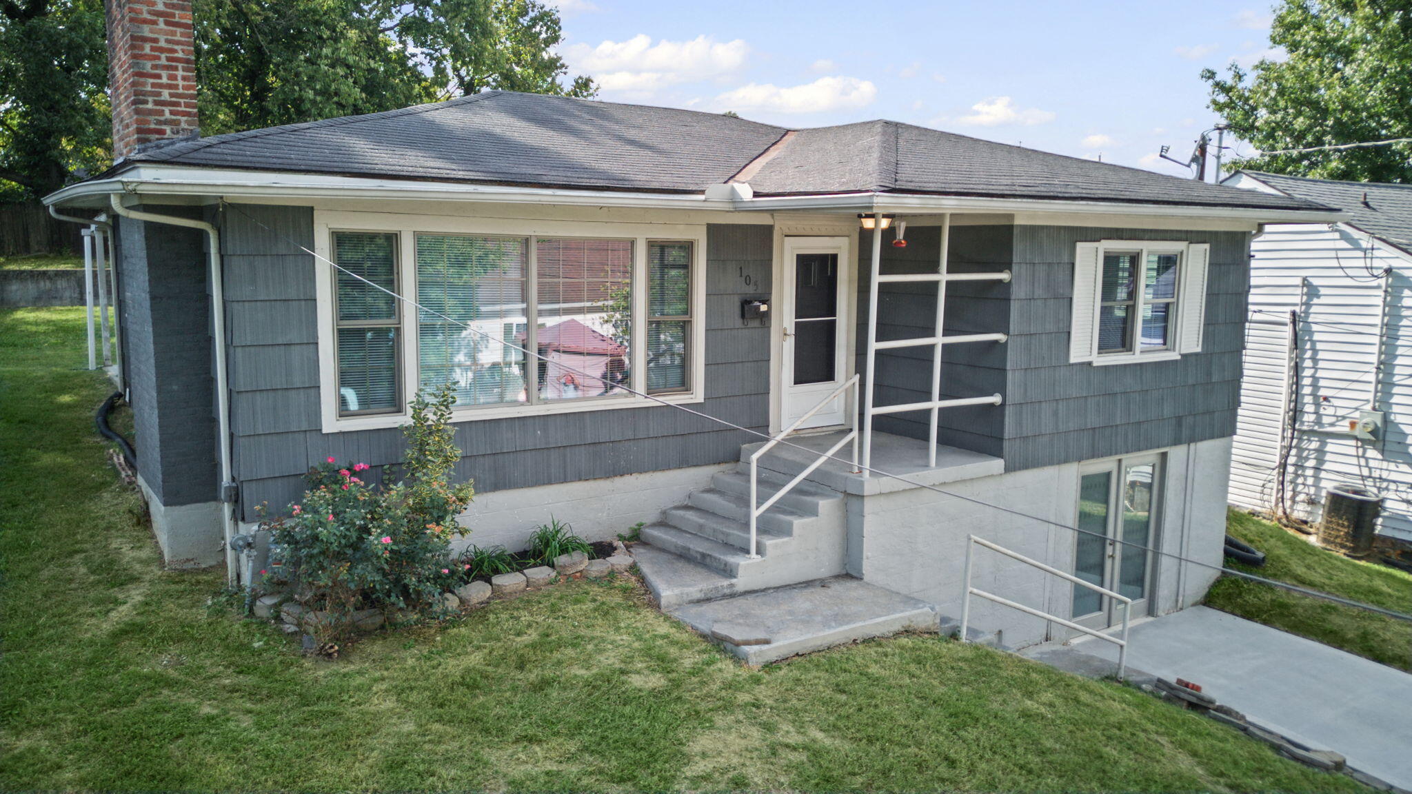 105 Bennett Place Property Photo 4