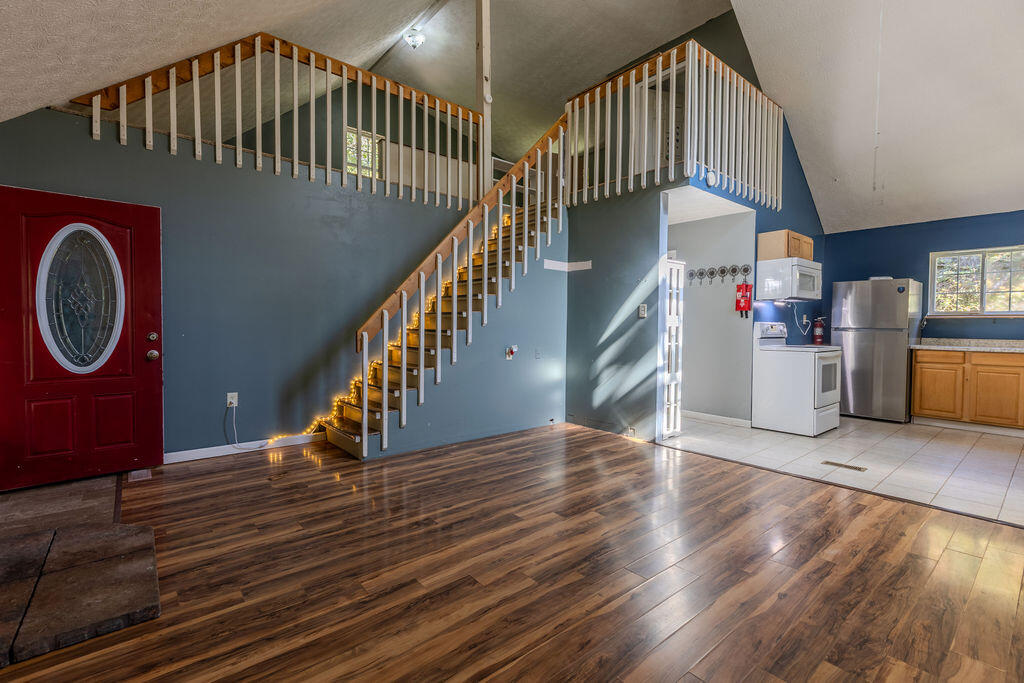 33 Aberdeen Lane Property Photo 2
