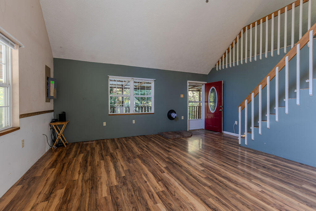 33 Aberdeen Lane Property Photo 3