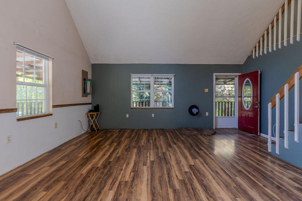 33 Aberdeen Lane Property Photo 4
