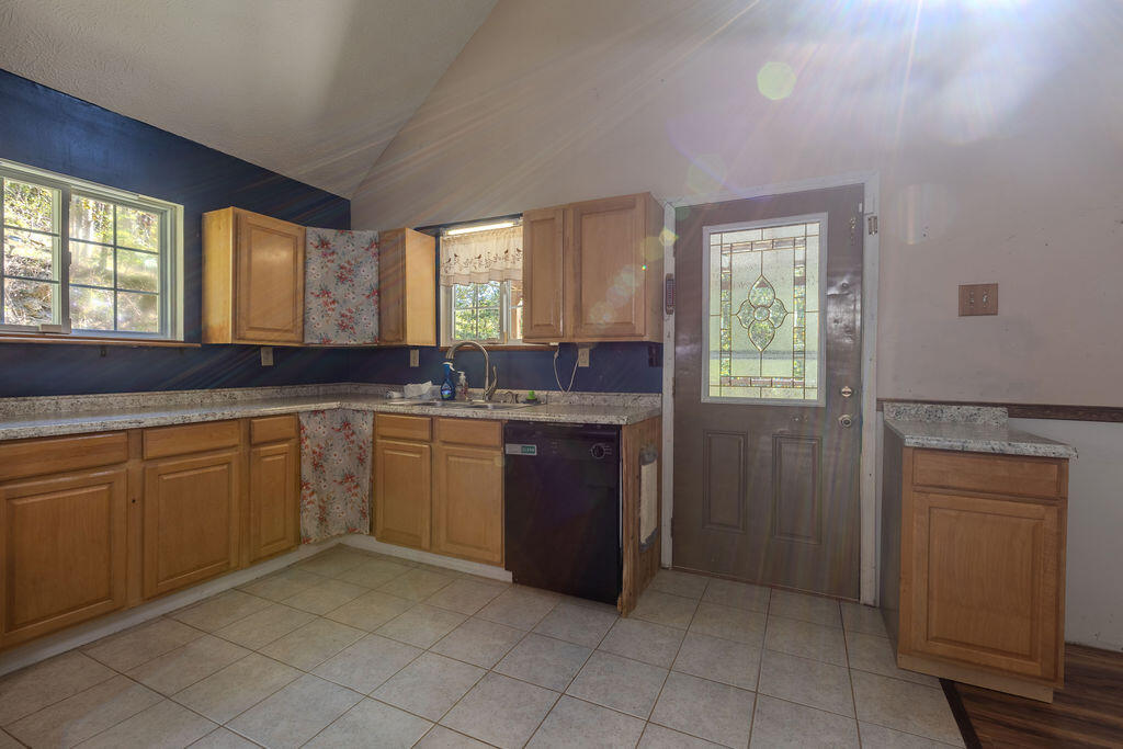 33 Aberdeen Lane Property Photo 6