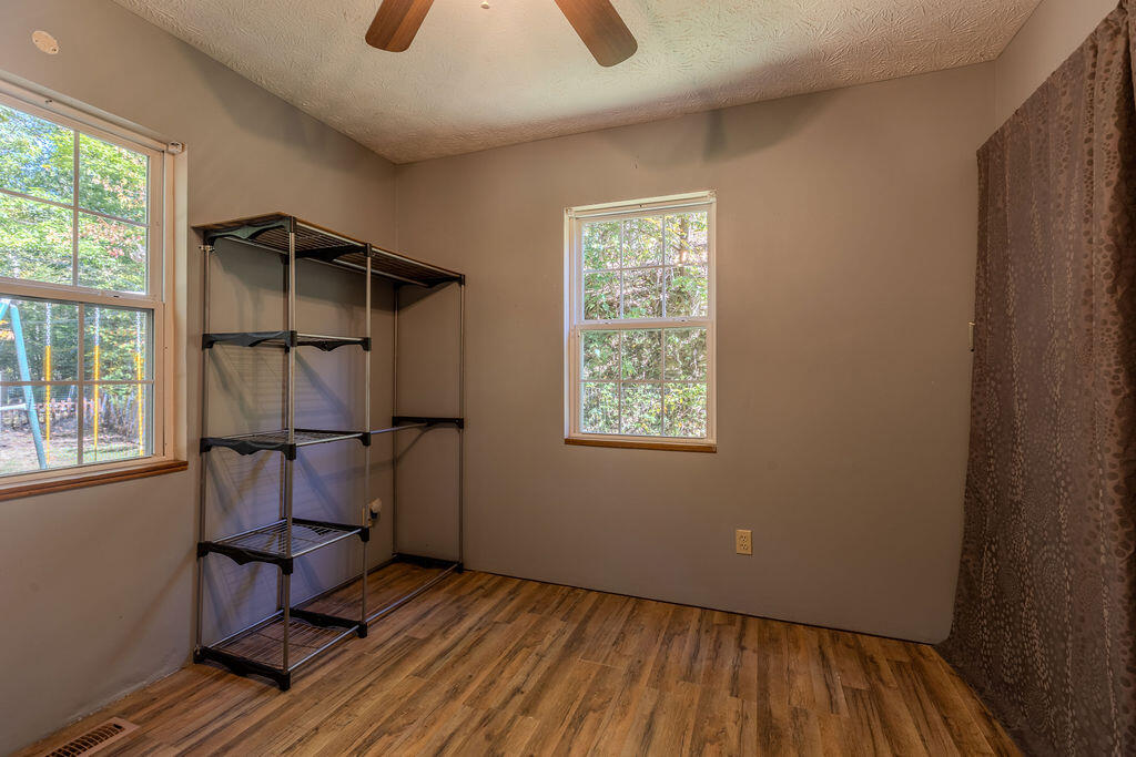 33 Aberdeen Lane Property Photo 10