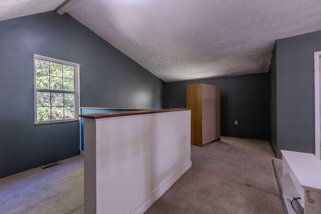 33 Aberdeen Lane Property Photo 12