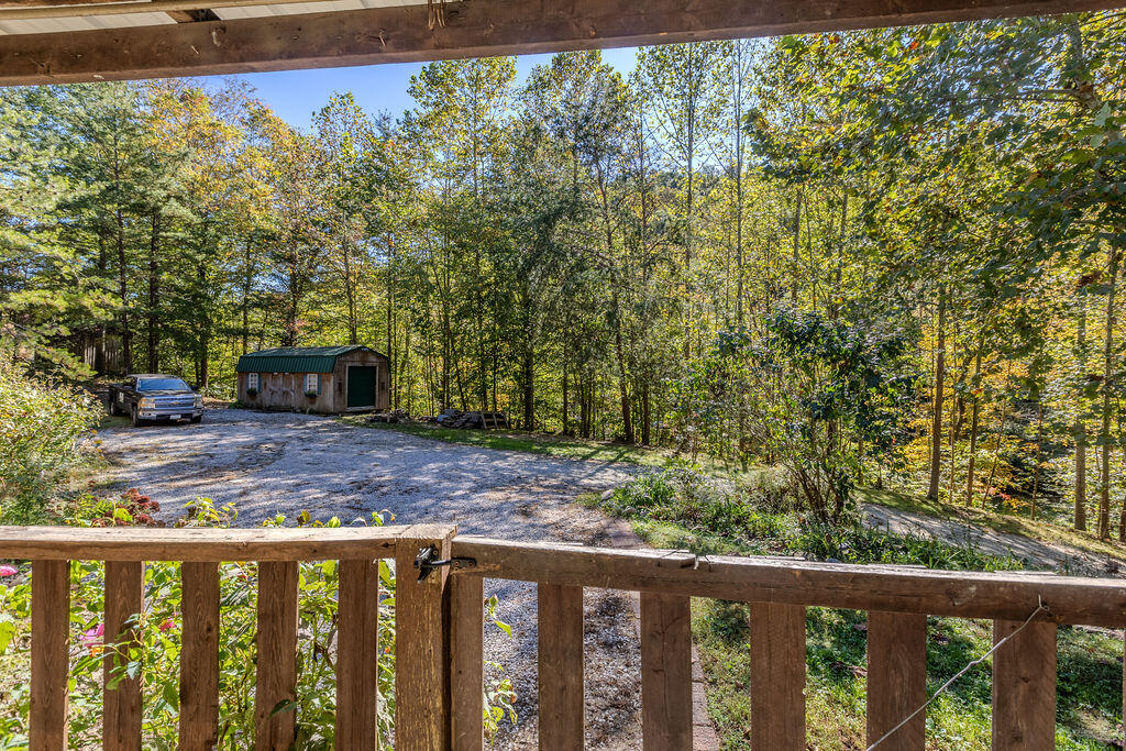 33 Aberdeen Lane Property Photo 34