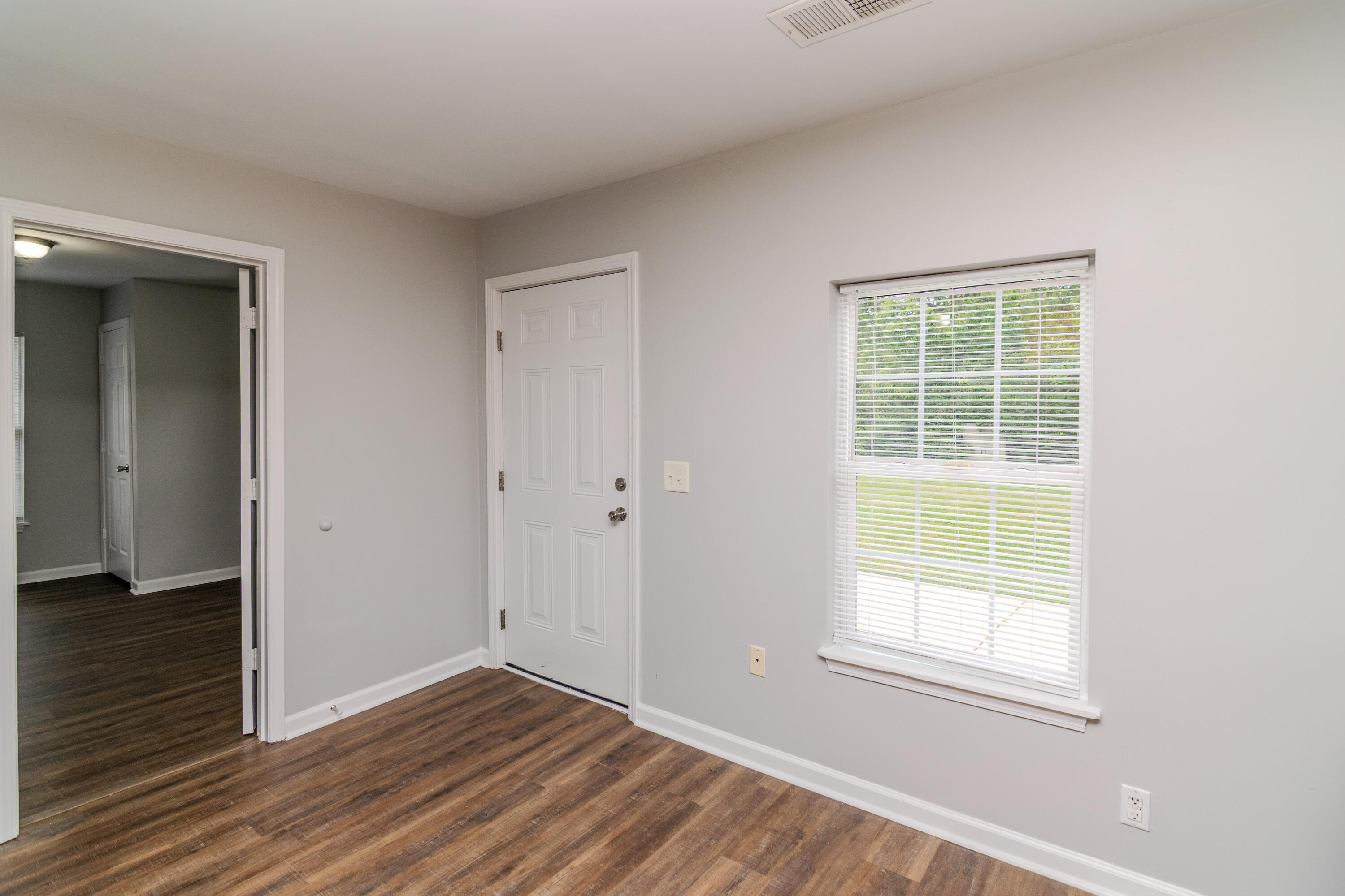 15 Maryland Avenue Property Photo 37