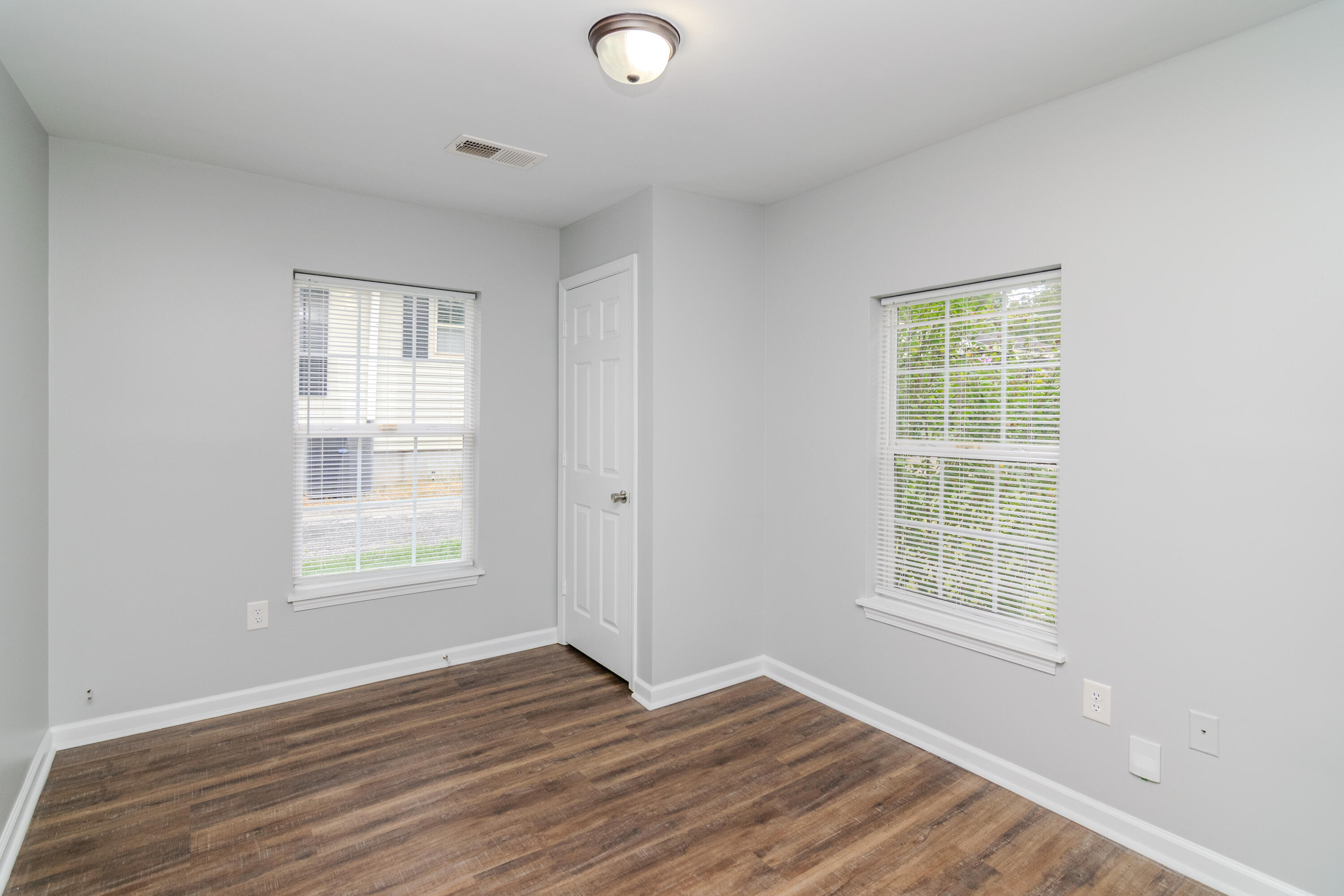 15 Maryland Avenue Property Photo 39