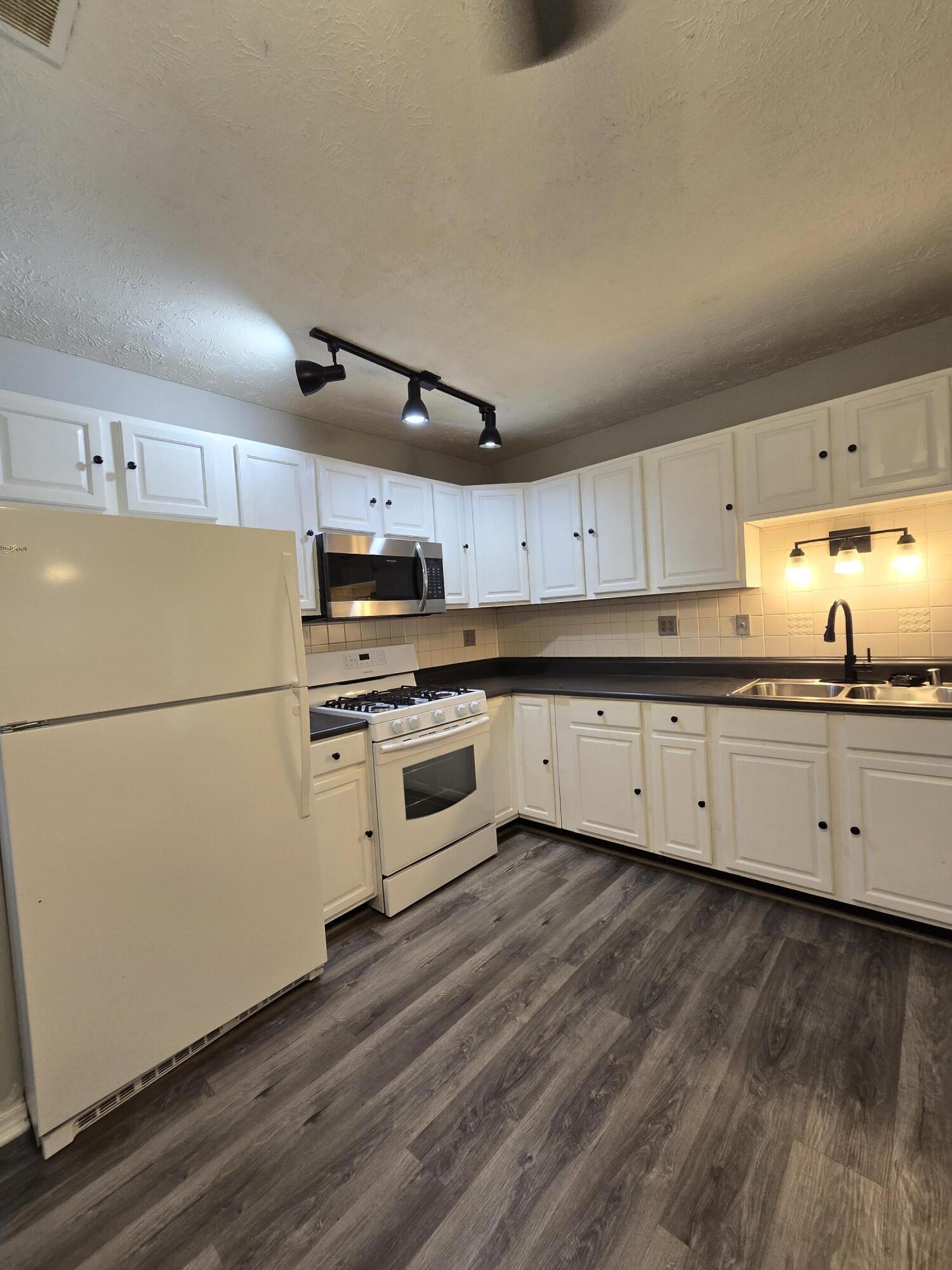 3820 Wem Drive Property Photo 16