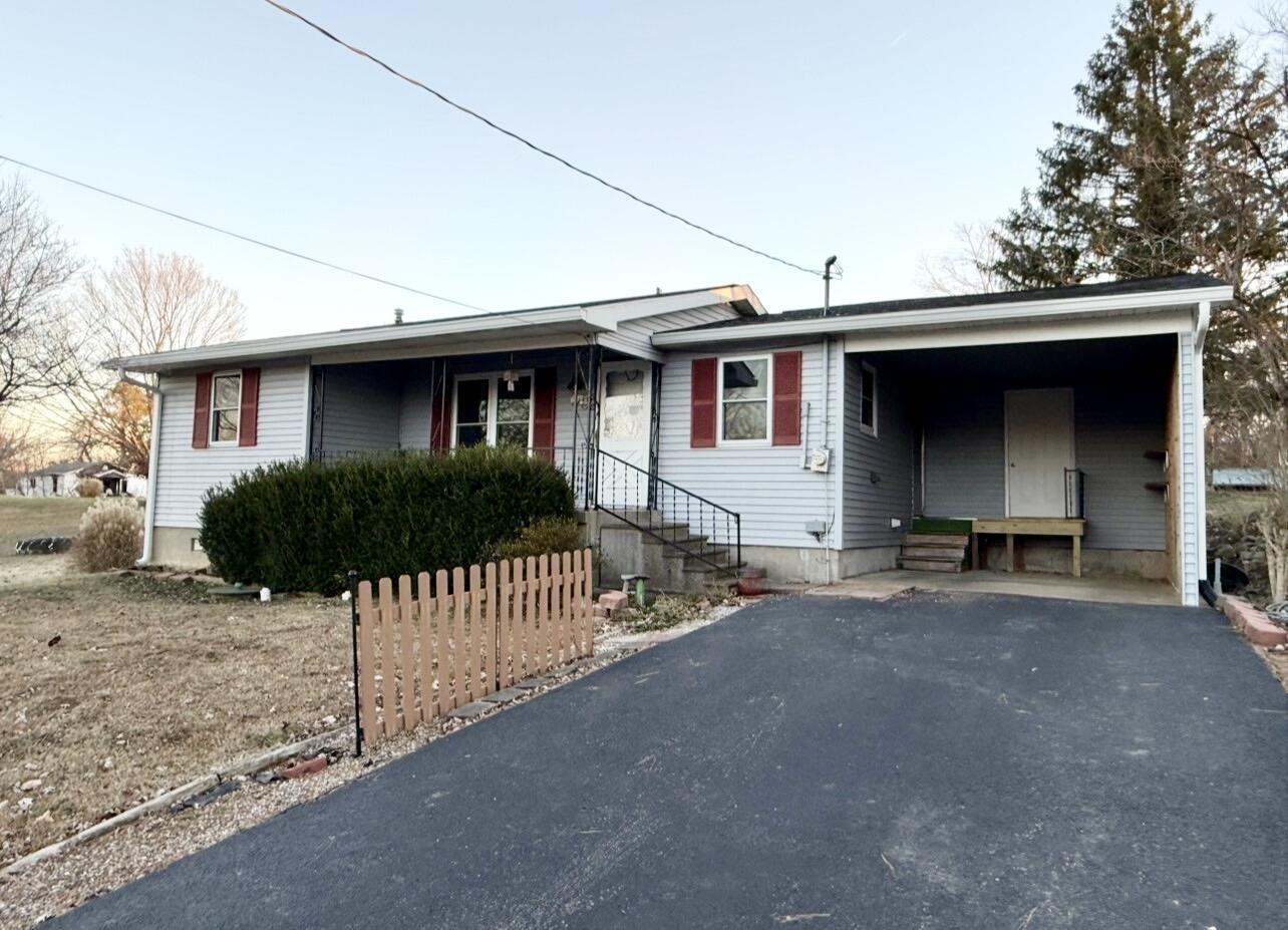 714 Crittenden Drive Property Photo 2