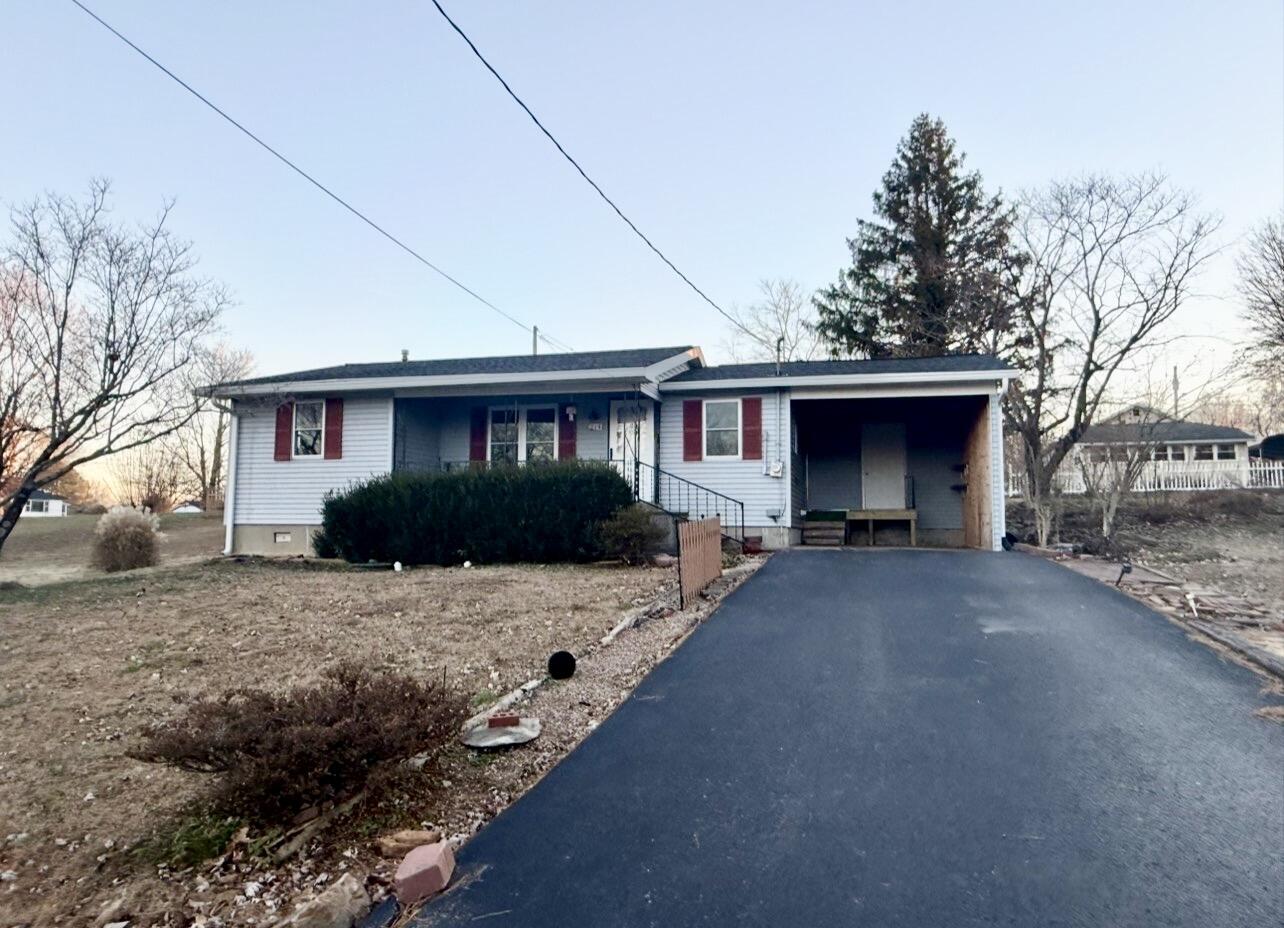 714 Crittenden Drive Property Photo 3