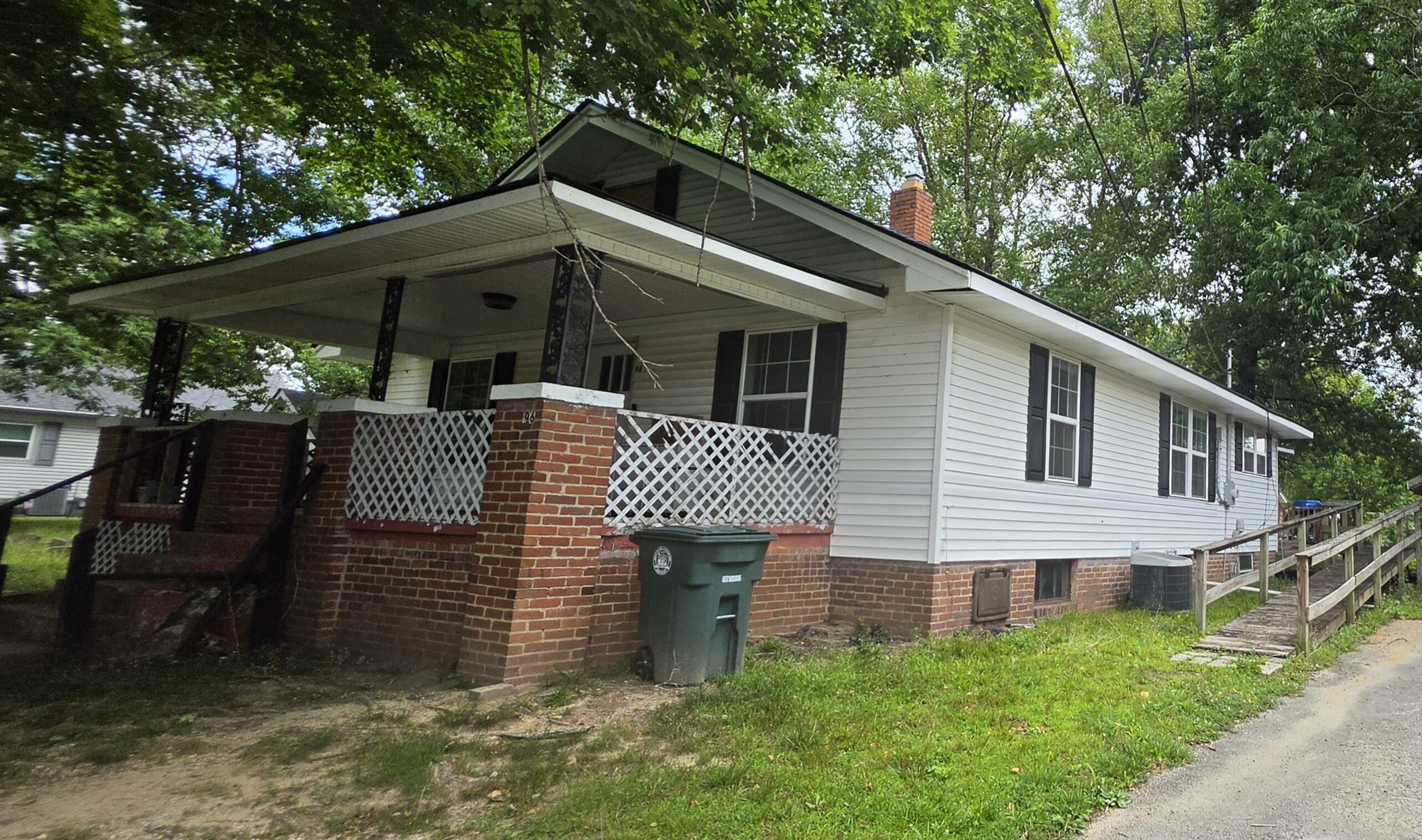 96 N 10th Street Property Photo 1