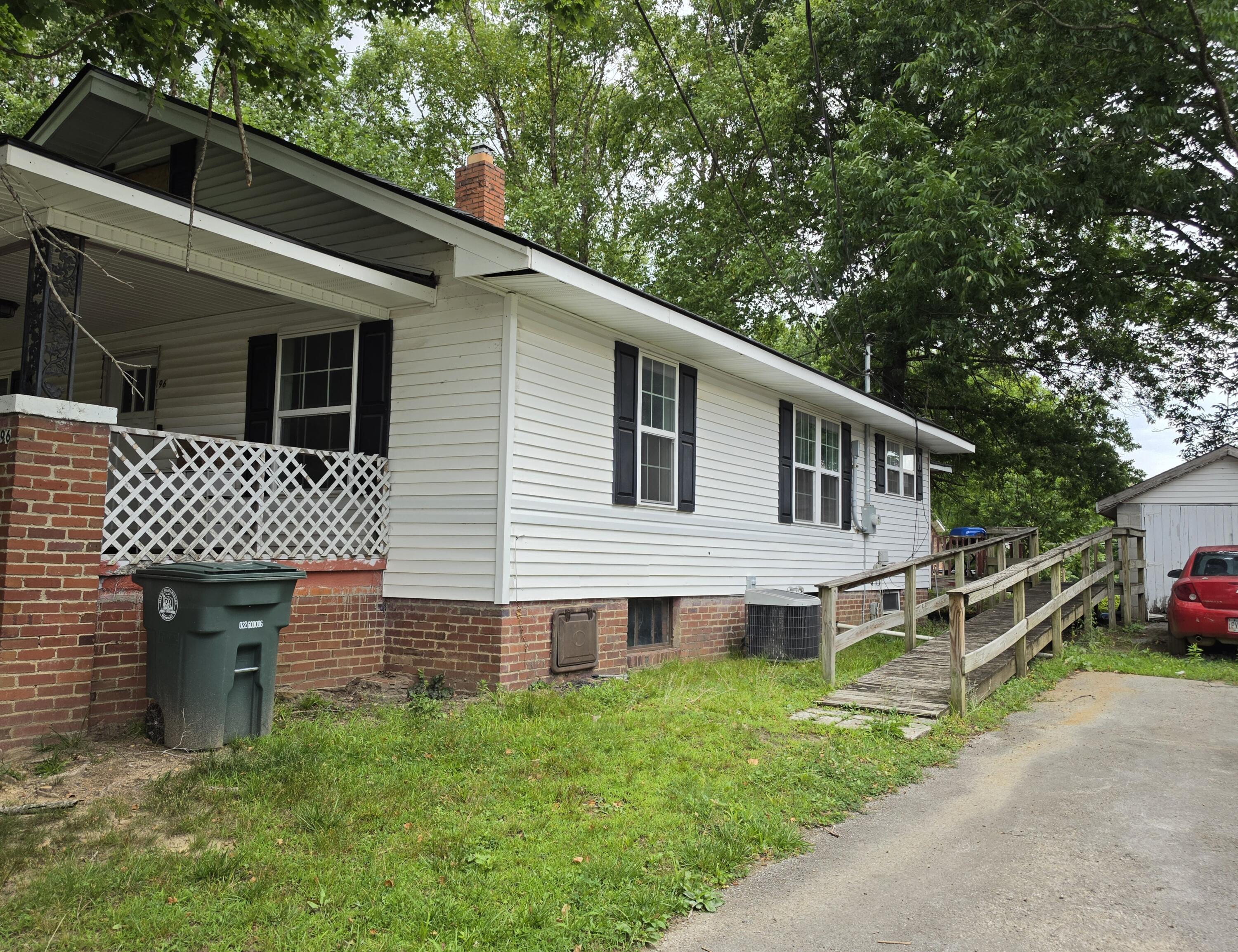 96 N 10th Street Property Photo 2