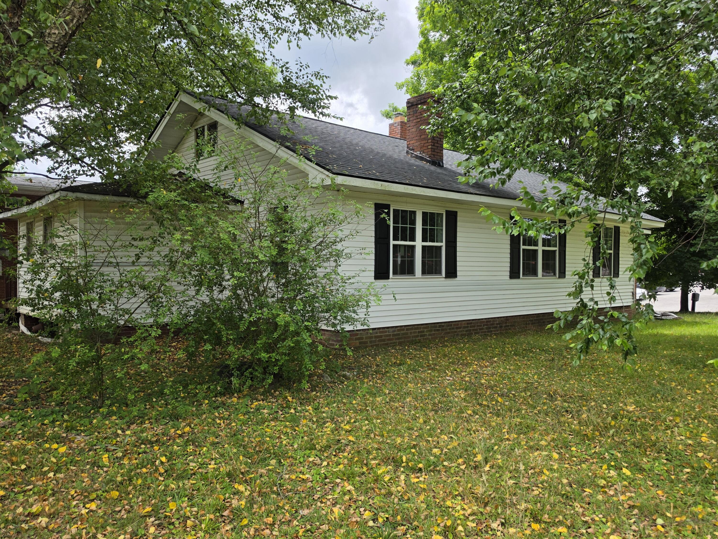 96 N 10th Street Property Photo 3