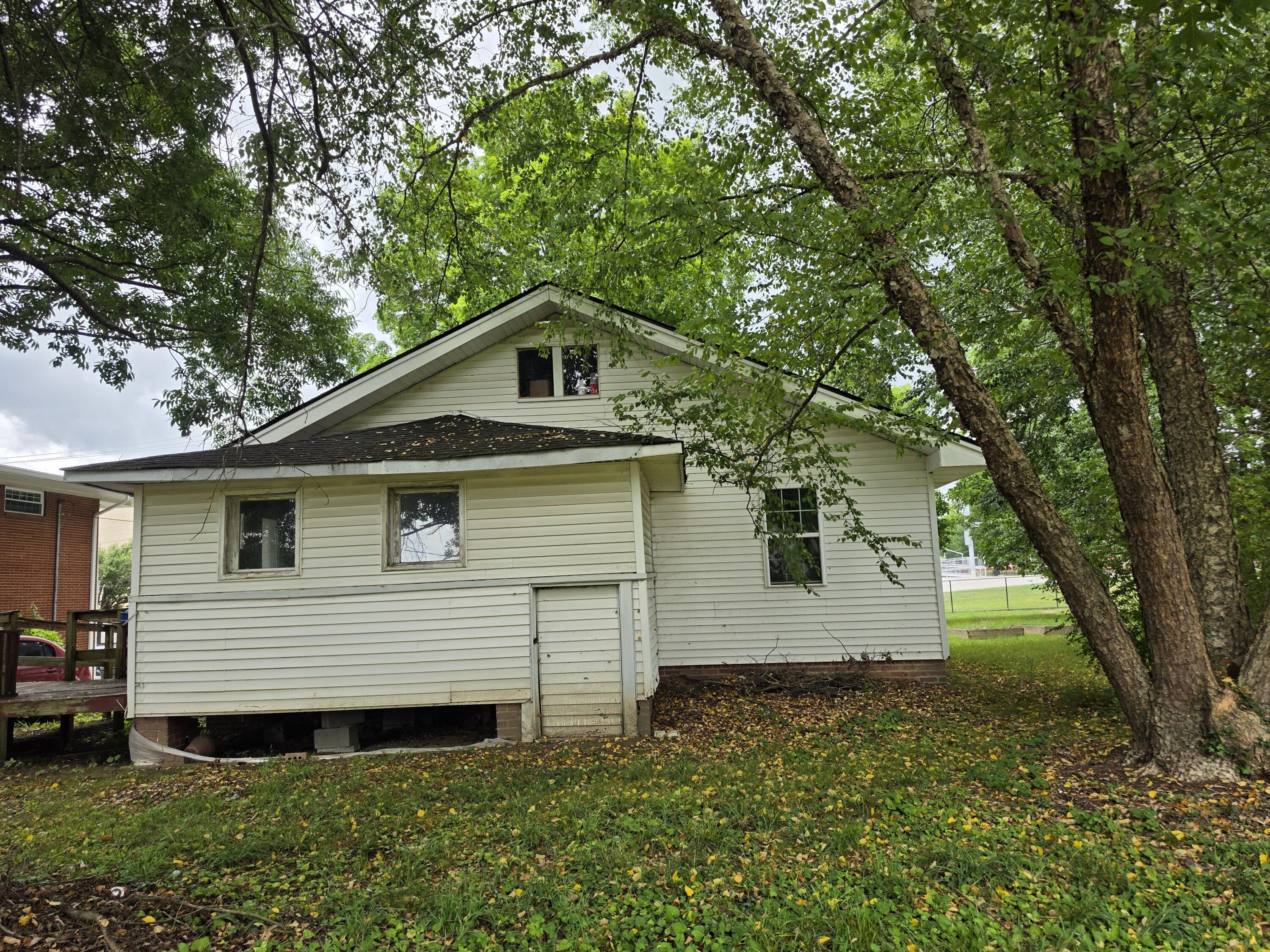 96 N 10th Street Property Photo 4