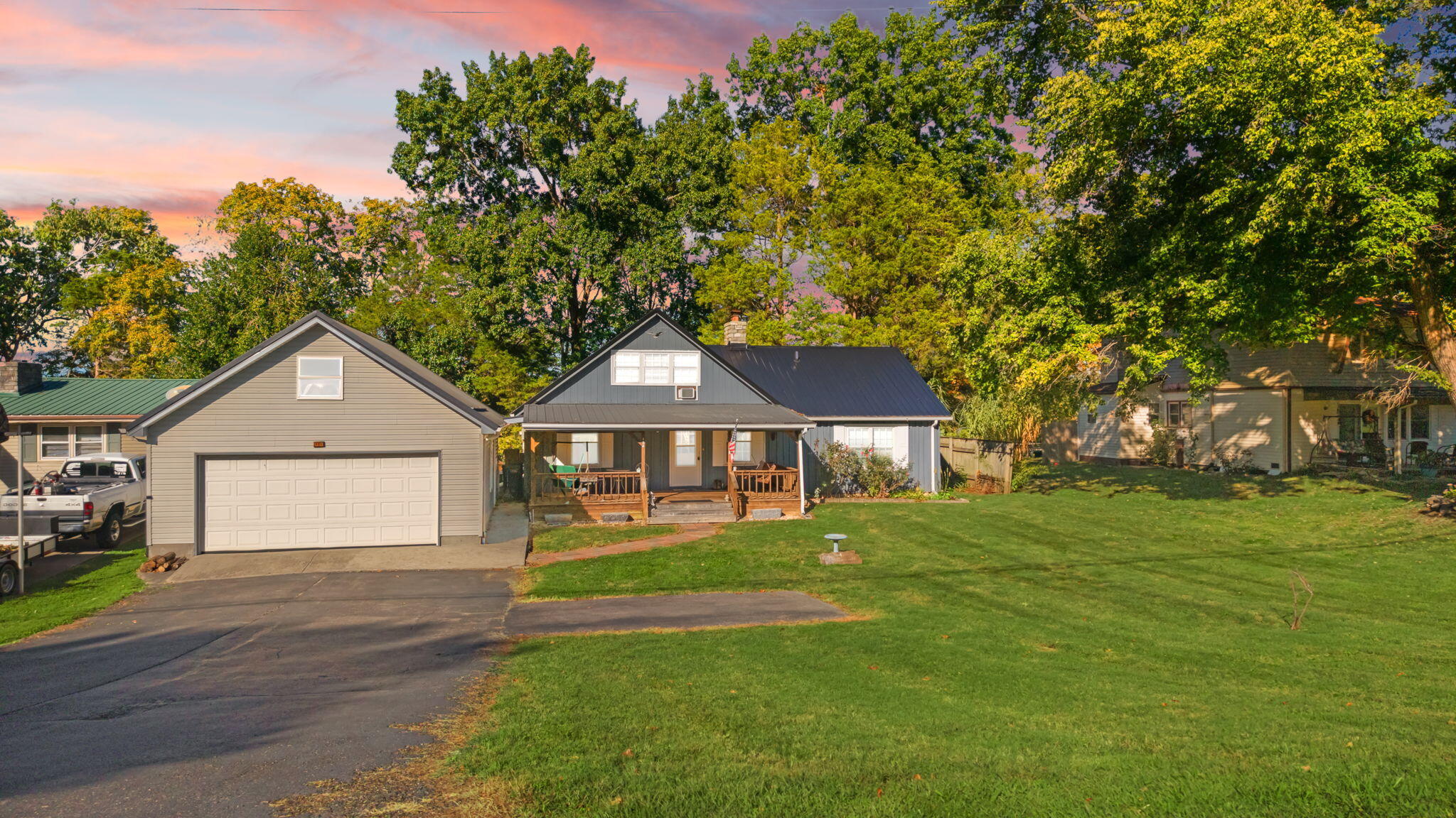 154 Twin Rivers Drive Property Photo 2
