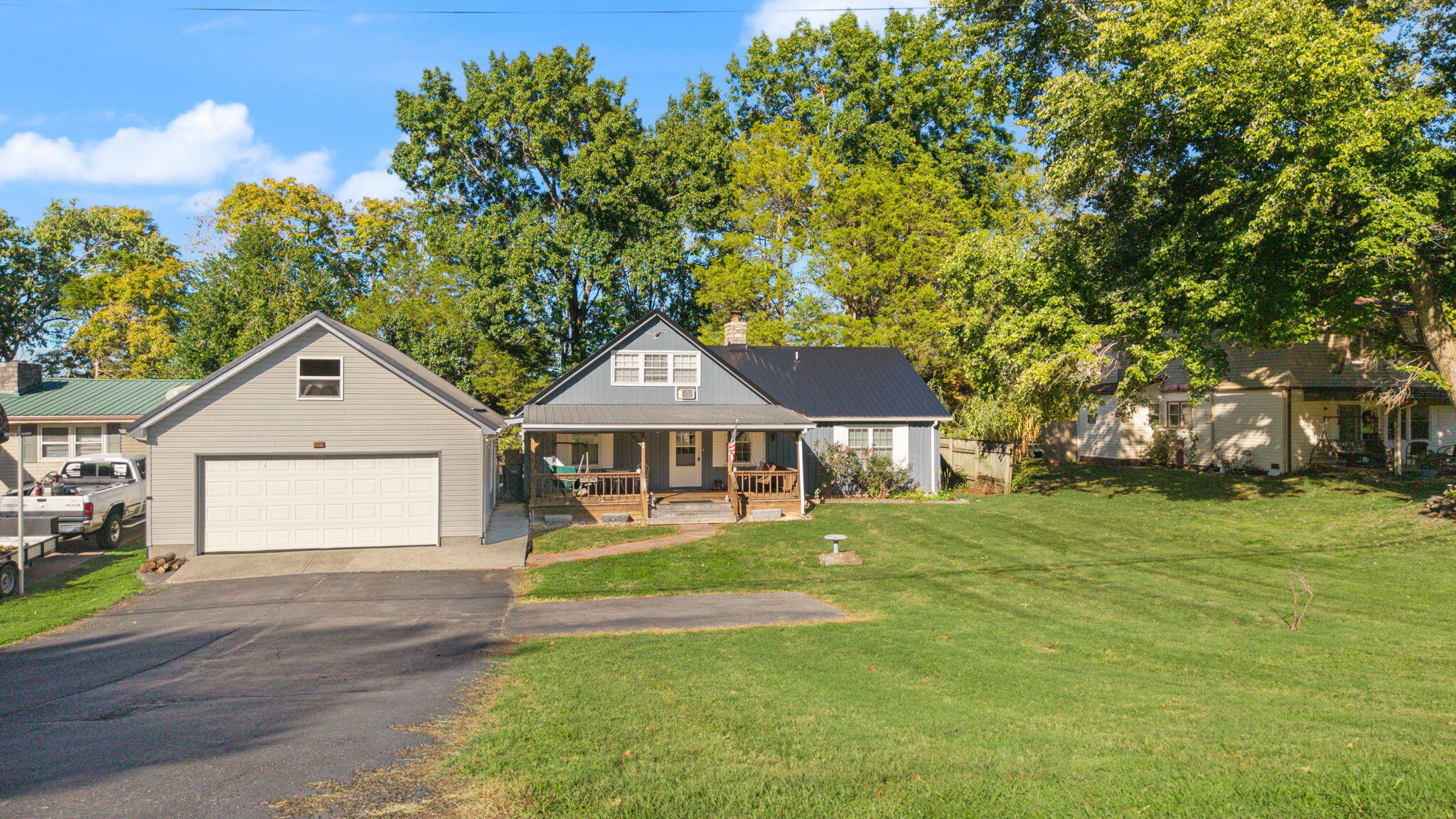 154 Twin Rivers Drive Property Photo 6