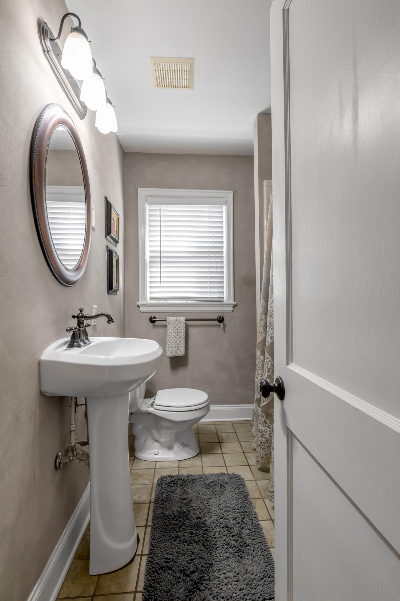 568 Mitchell Avenue Property Photo 23