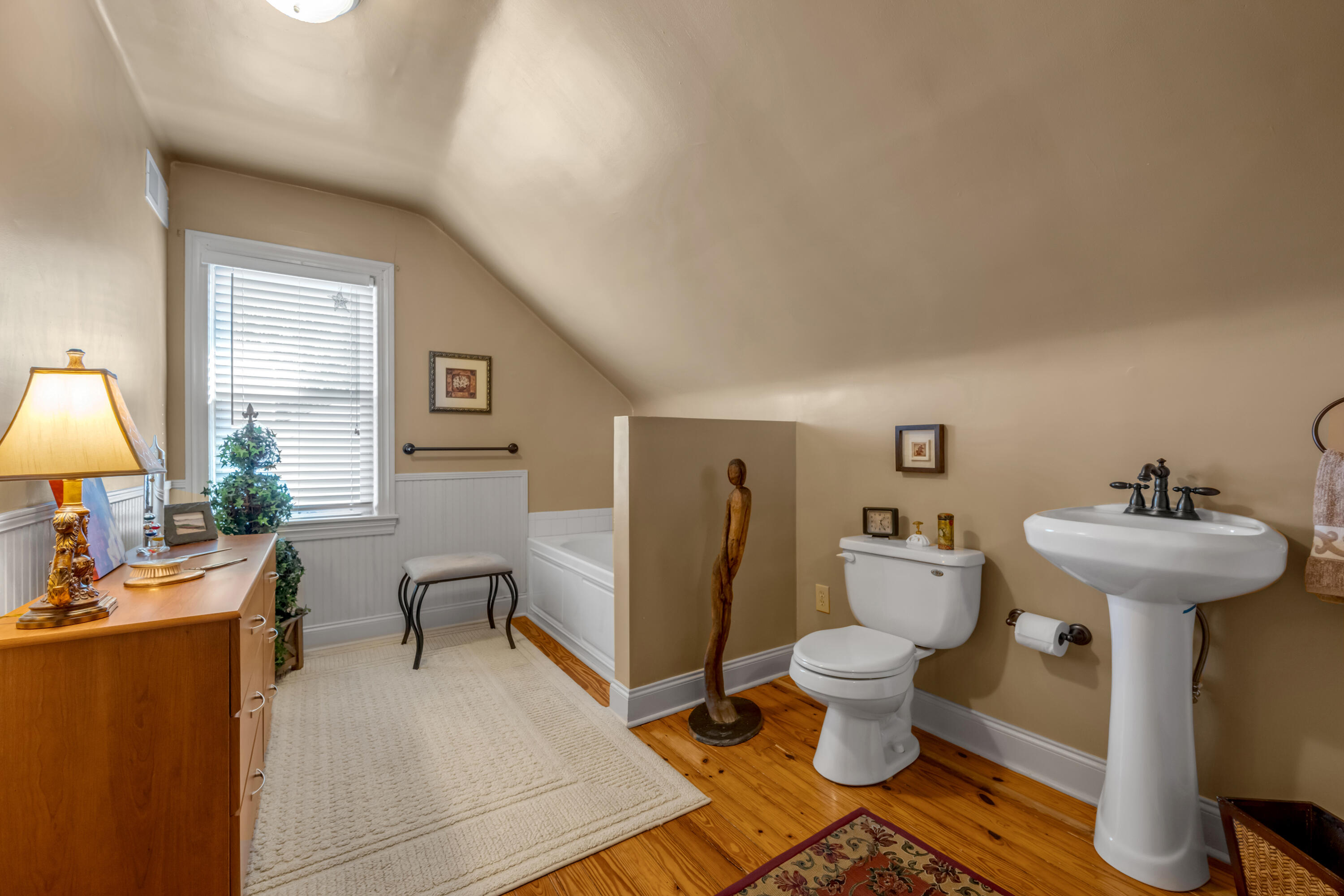 568 Mitchell Avenue Property Photo 32