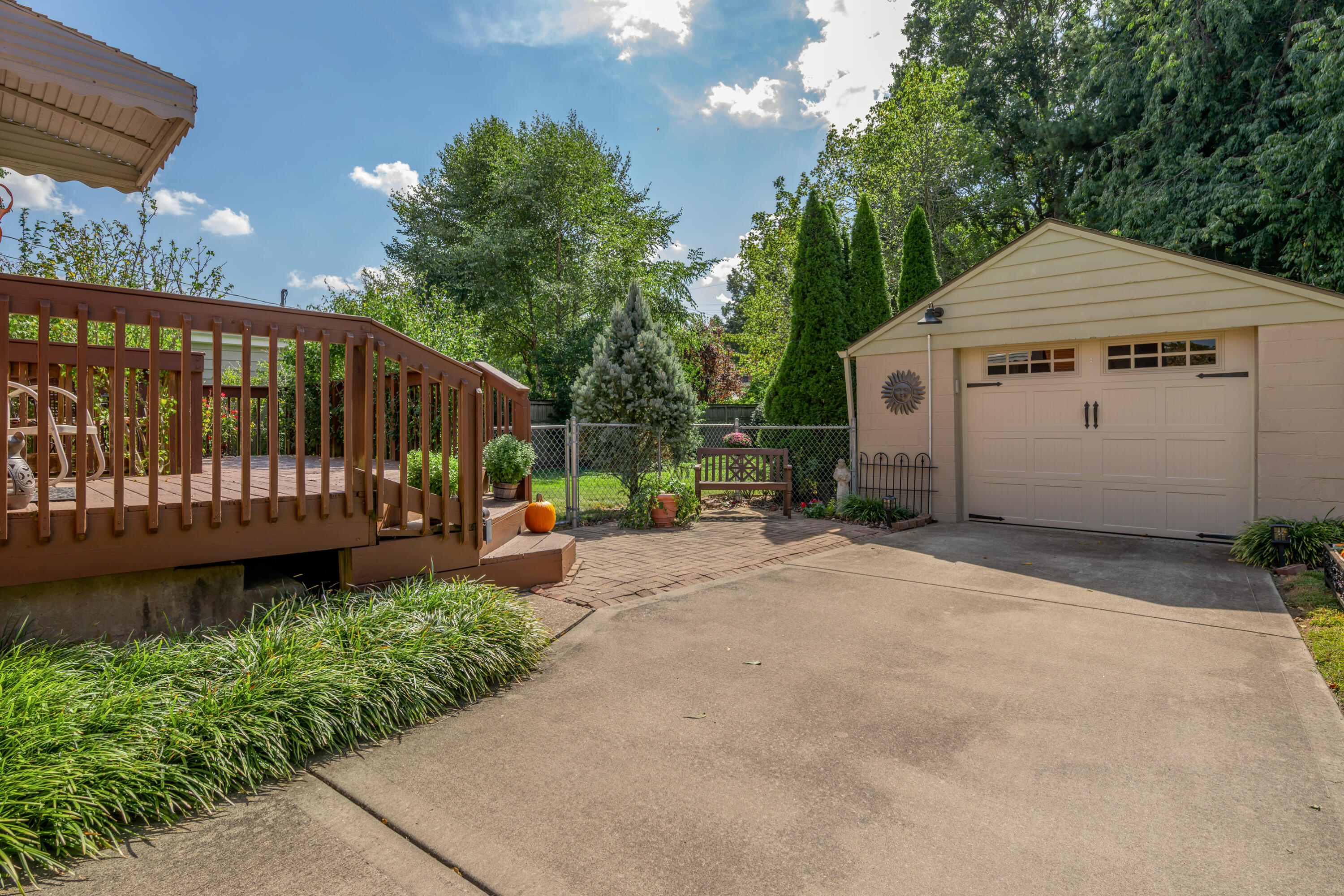 568 Mitchell Avenue Property Photo 42