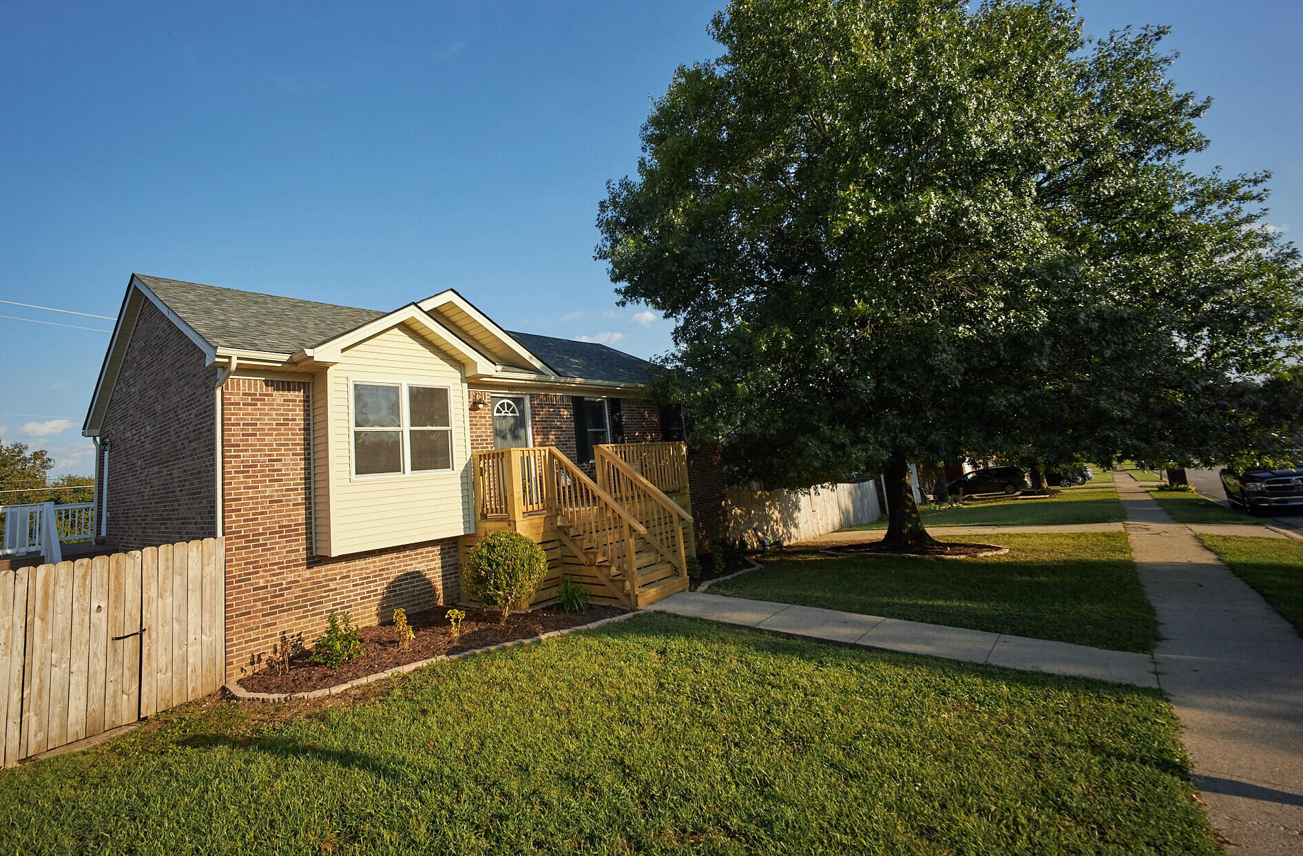 801 Woodspointe Way Property Photo 1