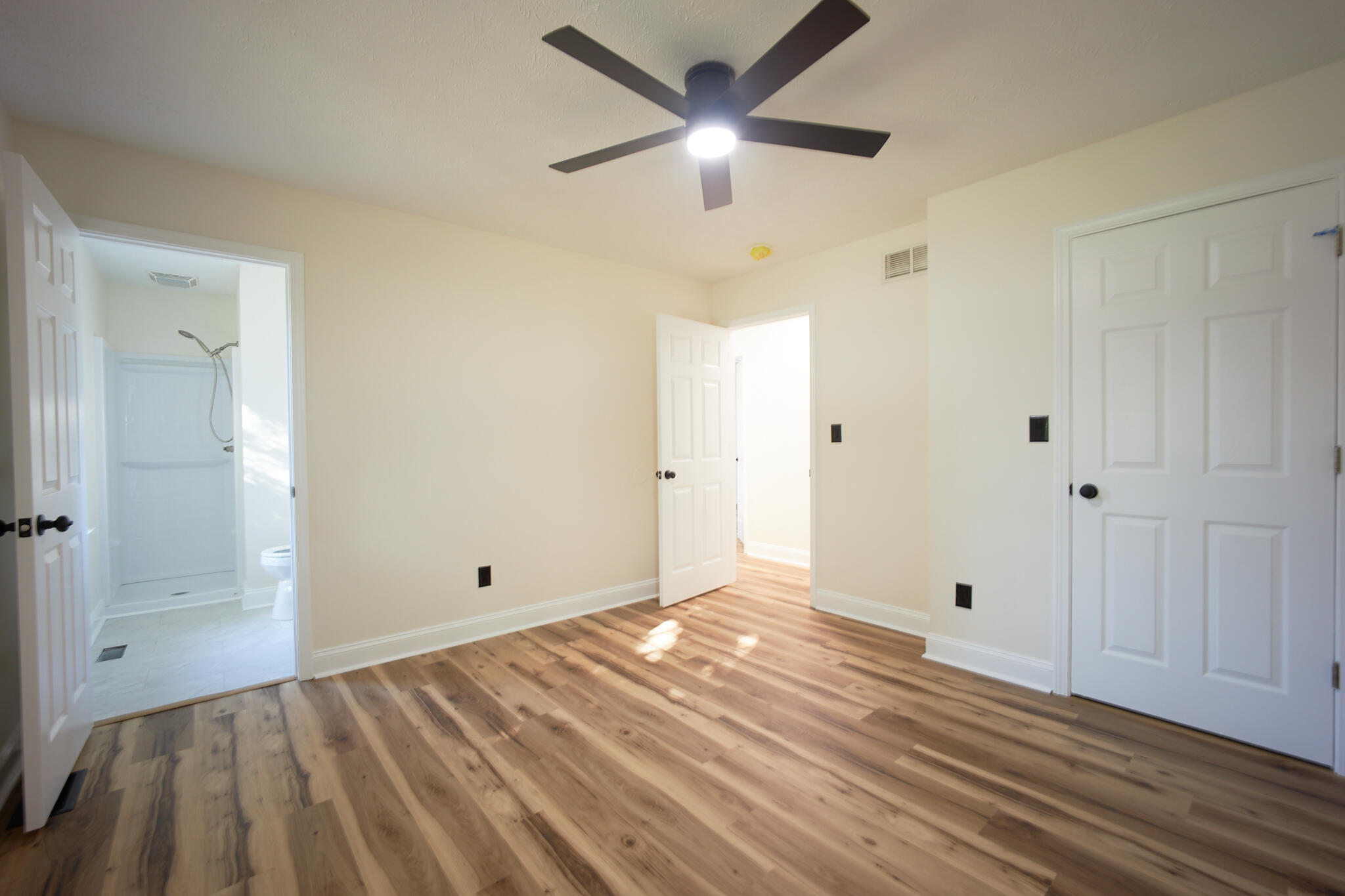801 Woodspointe Way Property Photo 8