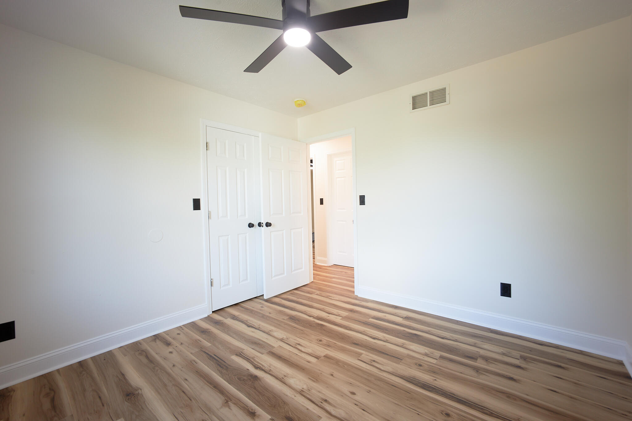 801 Woodspointe Way Property Photo 9