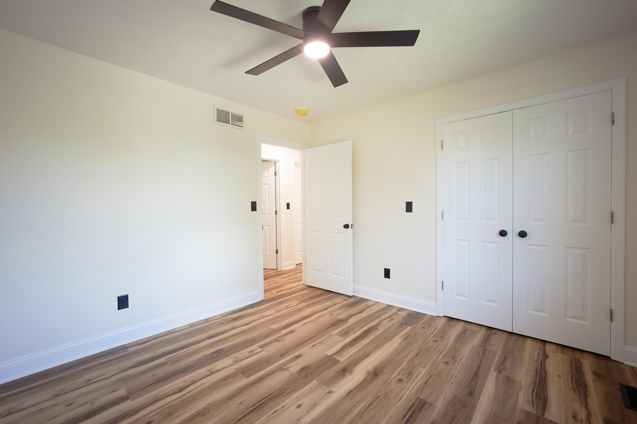801 Woodspointe Way Property Photo 10