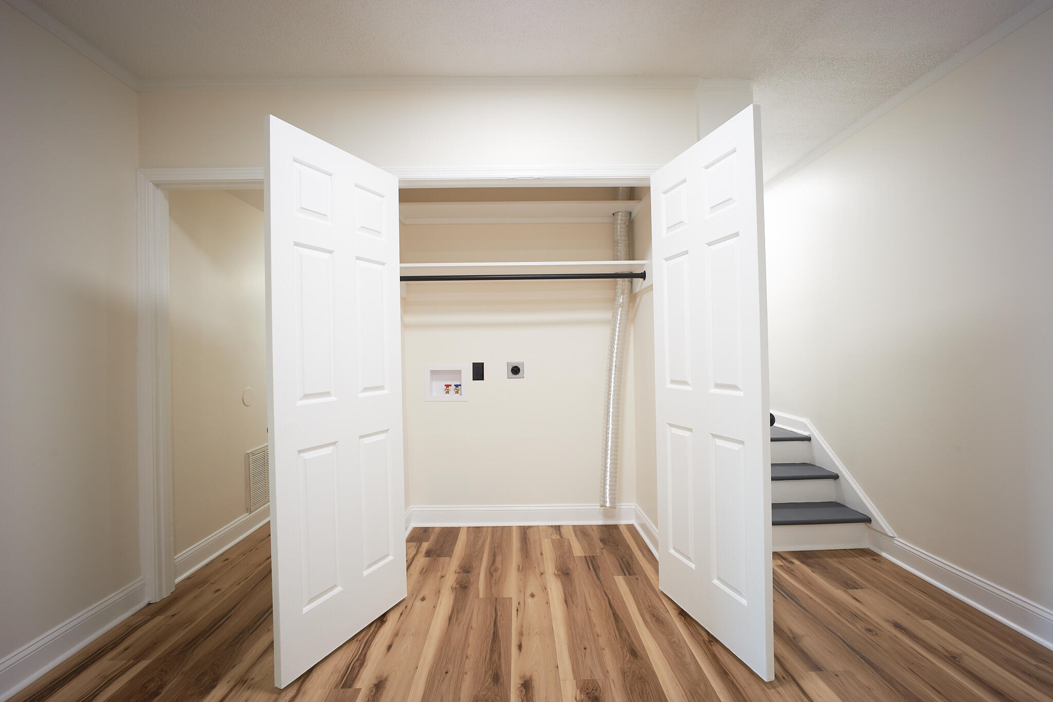 801 Woodspointe Way Property Photo 18