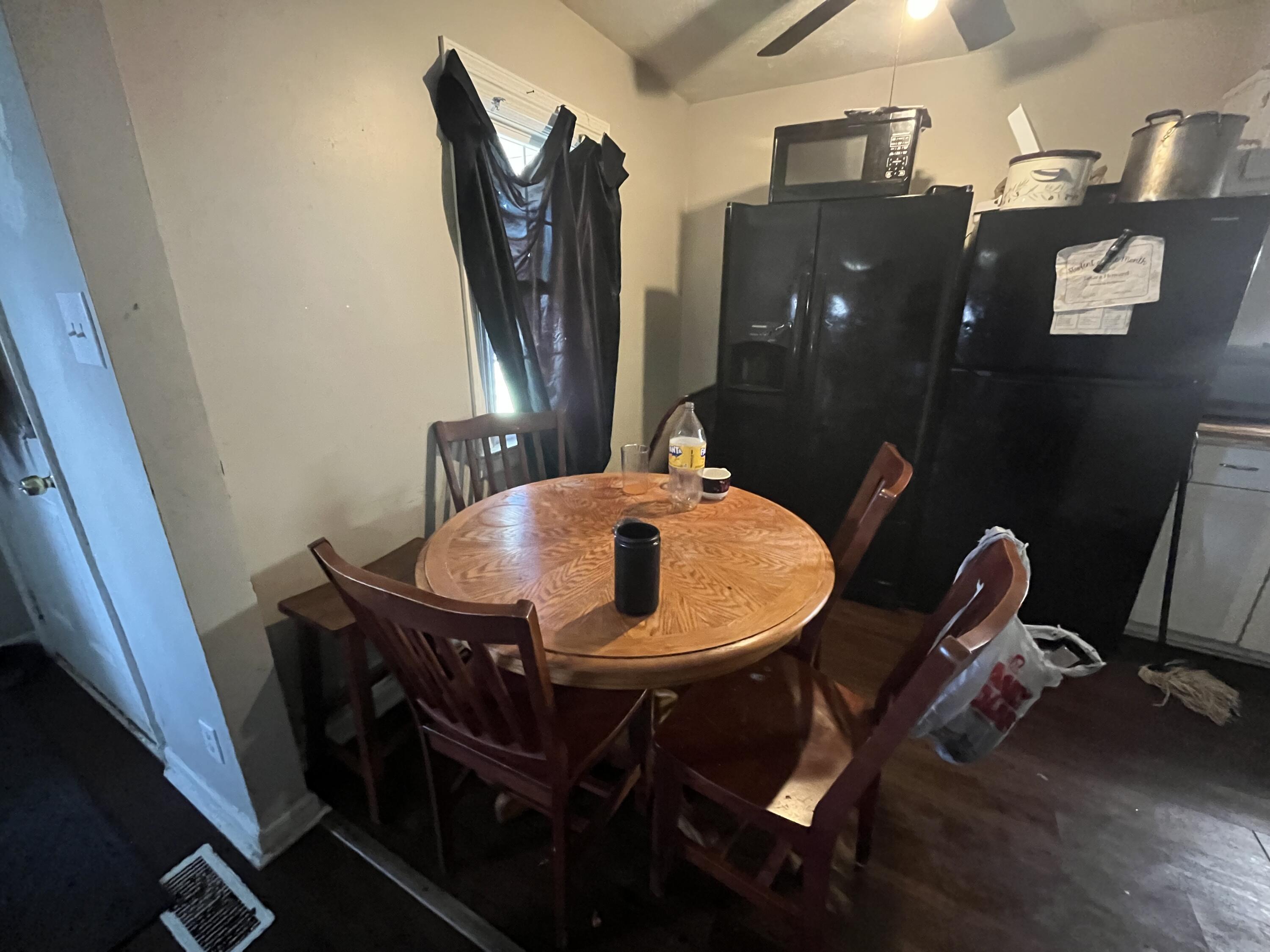 10-12 American Way Property Photo 3