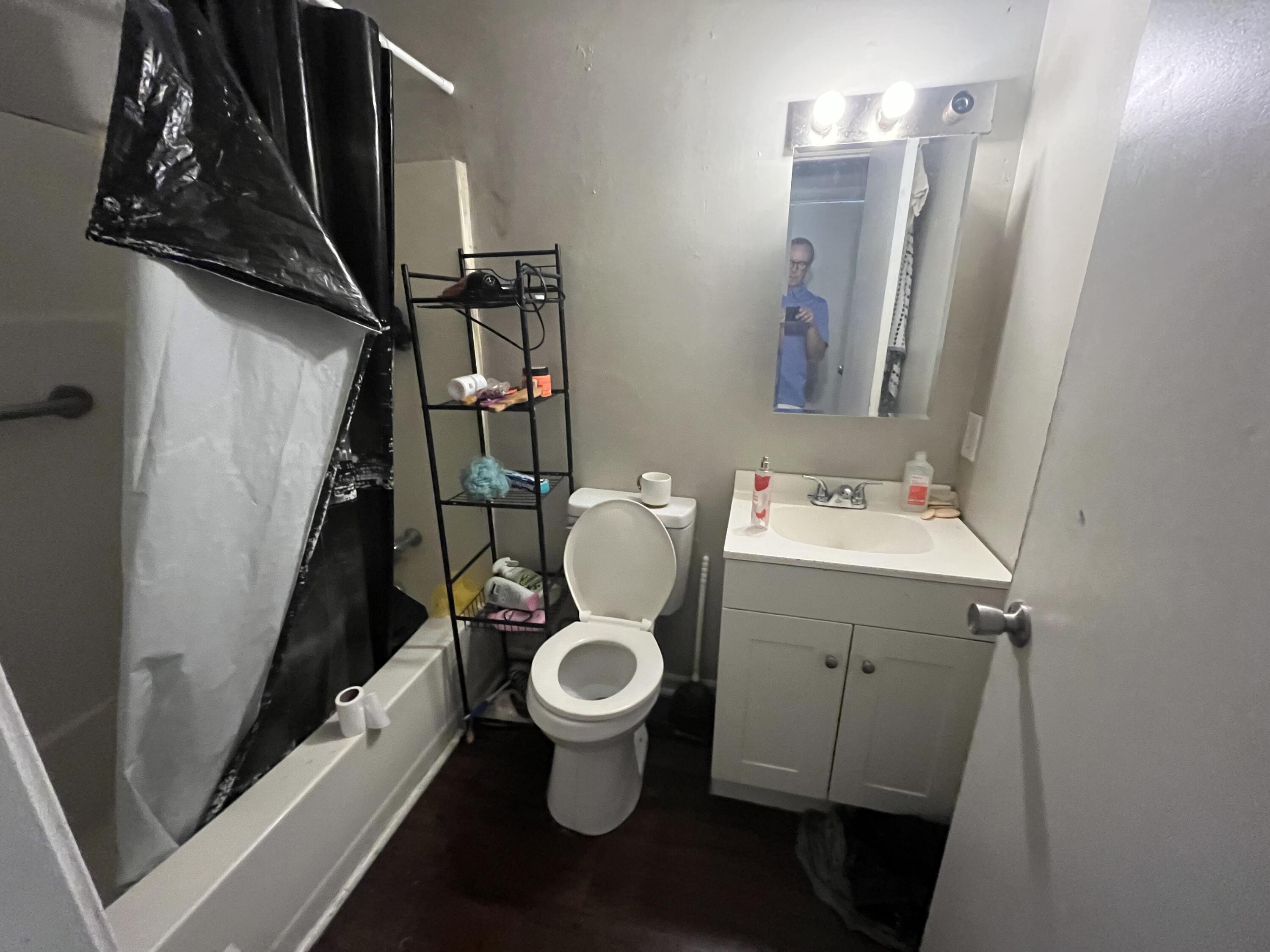 10-12 American Way Property Photo 7