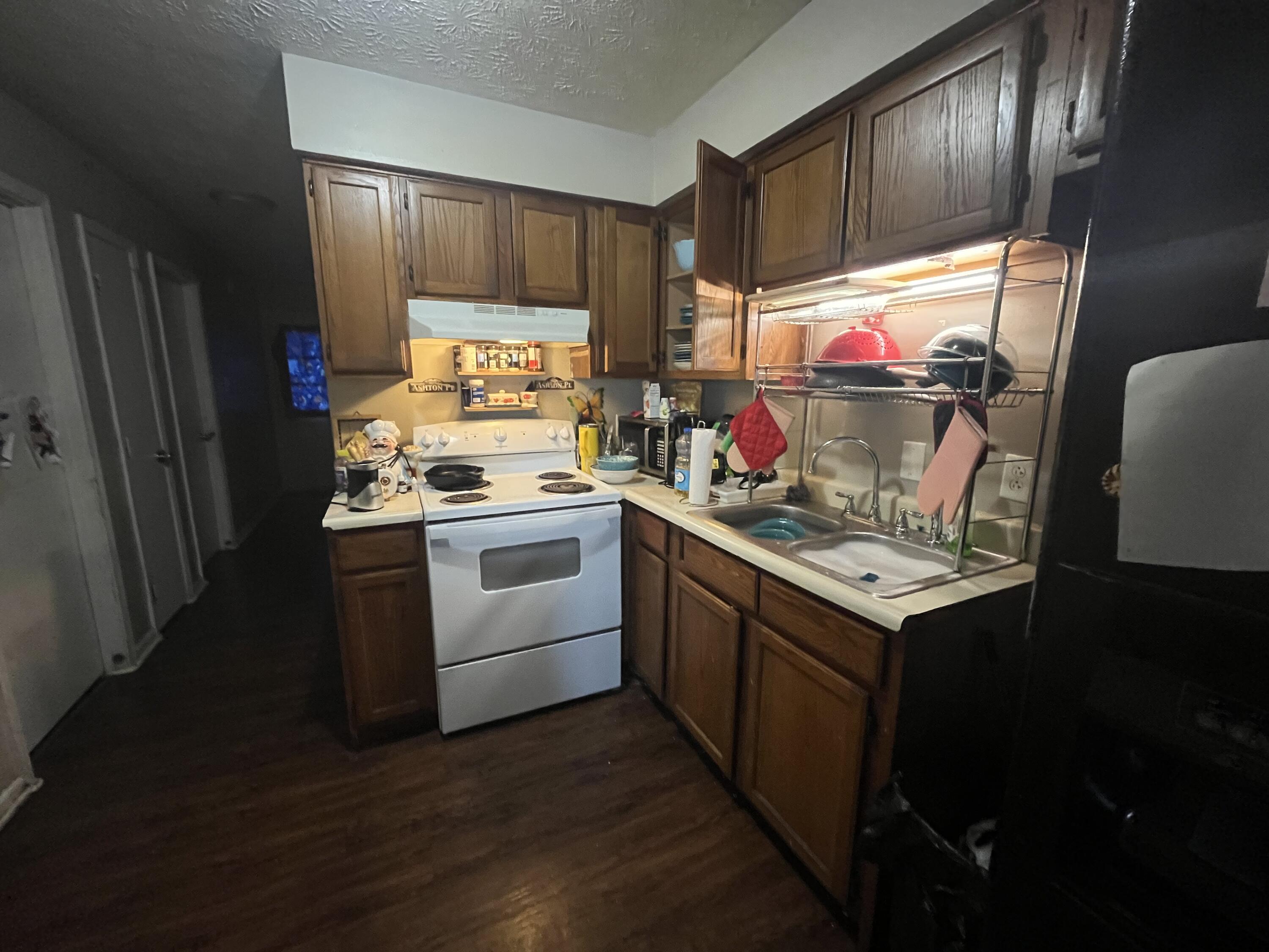 10-12 American Way Property Photo 14