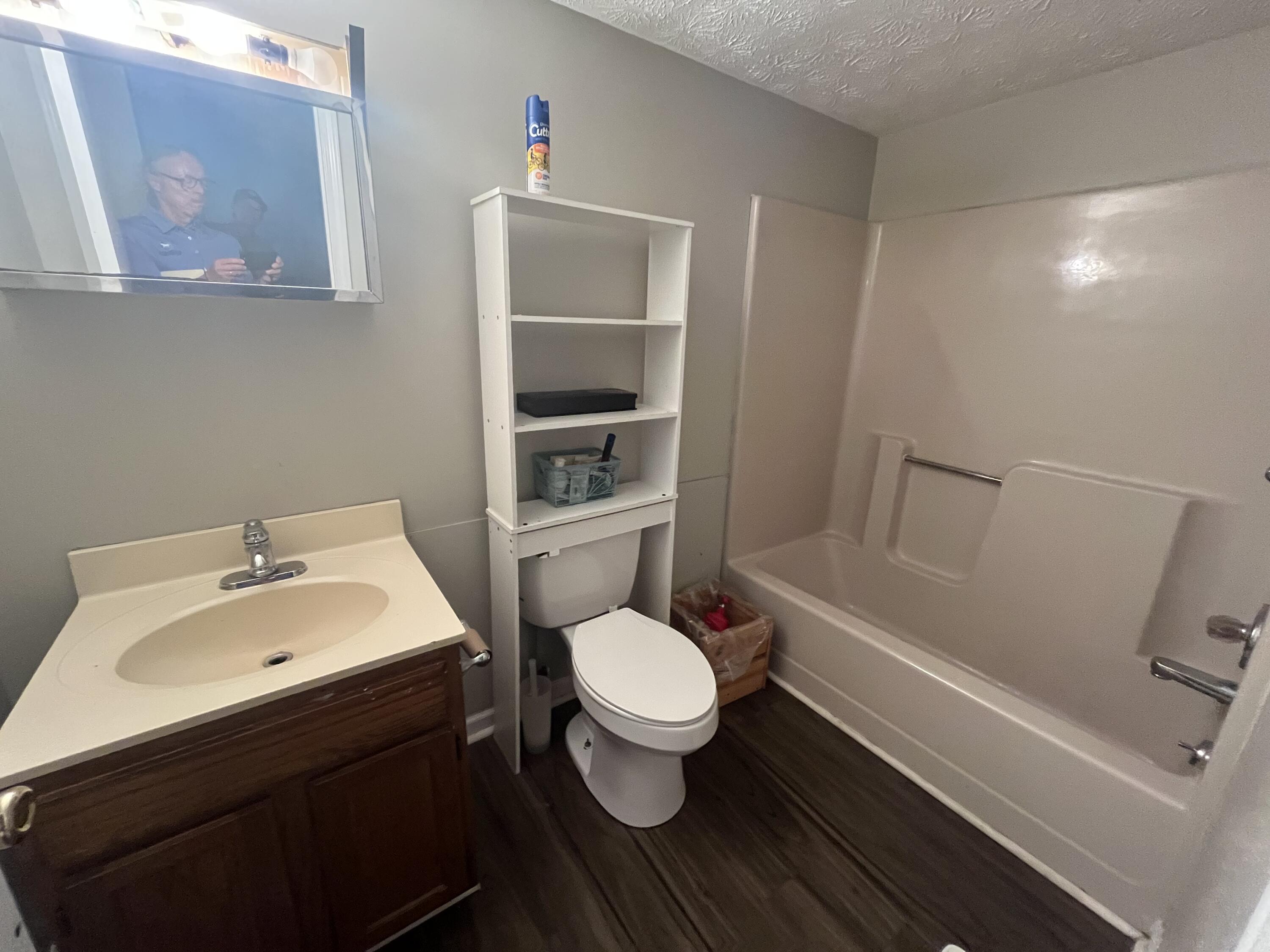 10-12 American Way Property Photo 19