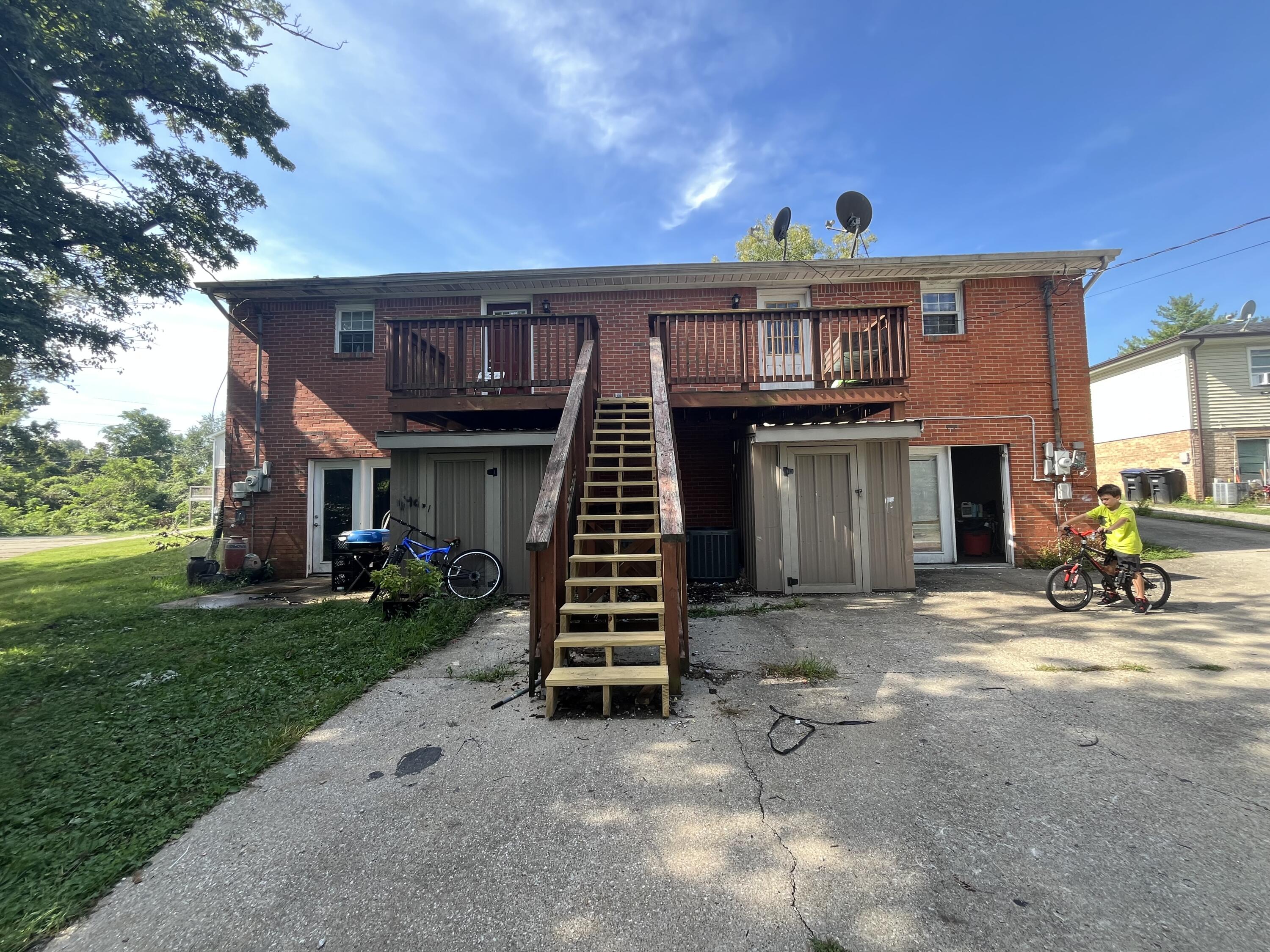 10-12 American Way Property Photo 22