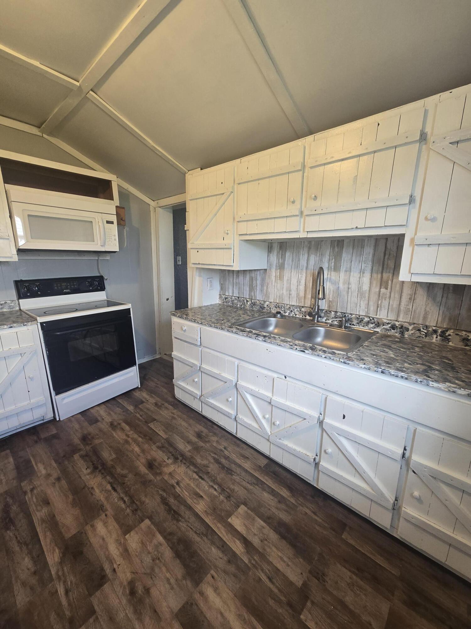 473 E Office Street Property Photo 13