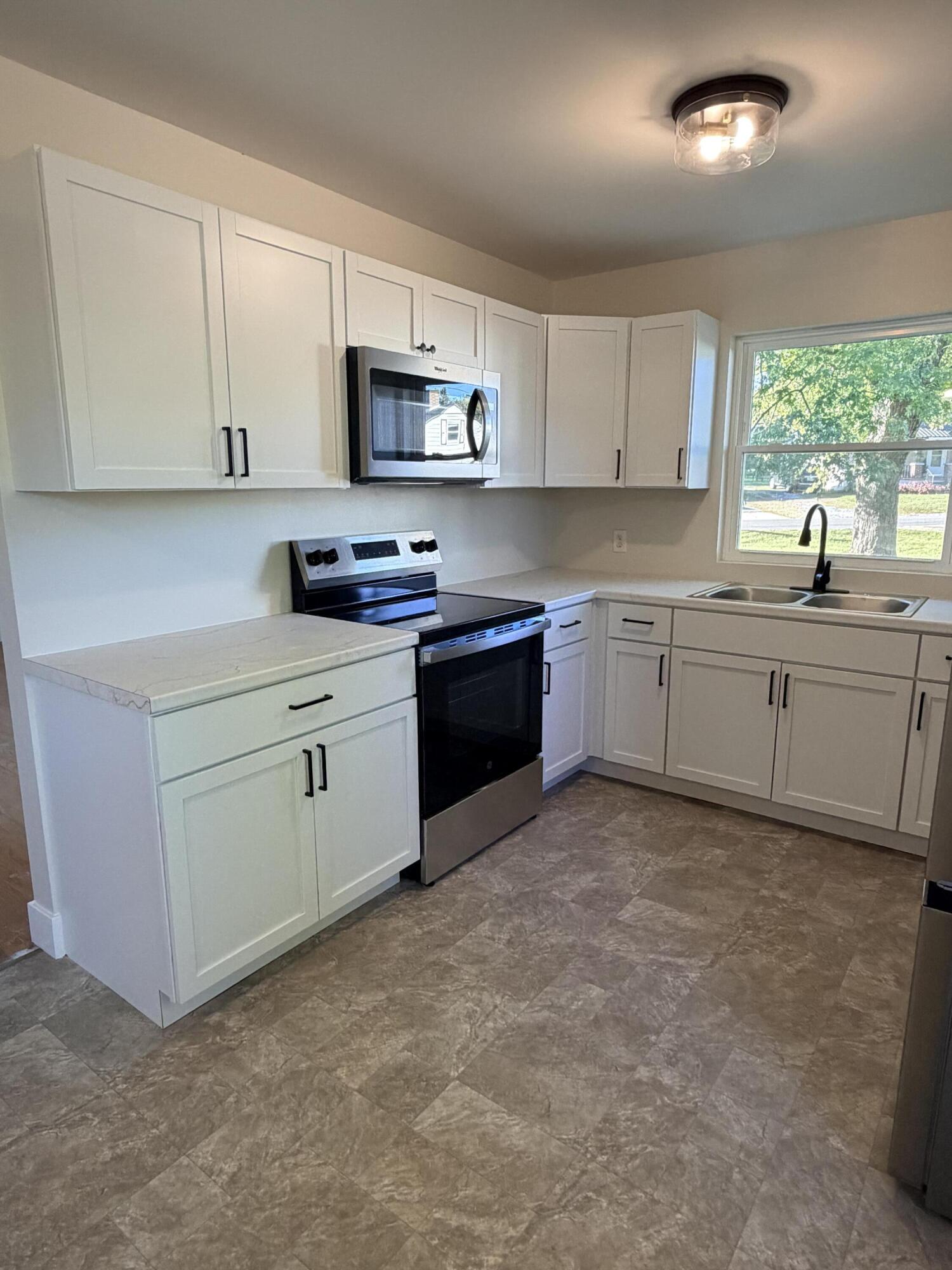203 Cowden Court Property Photo 4