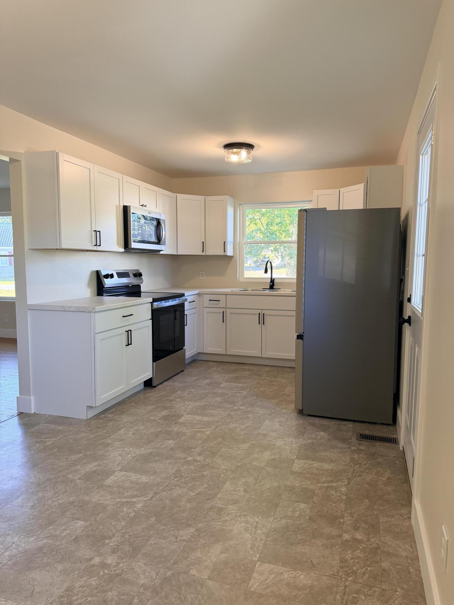 203 Cowden Court Property Photo 5