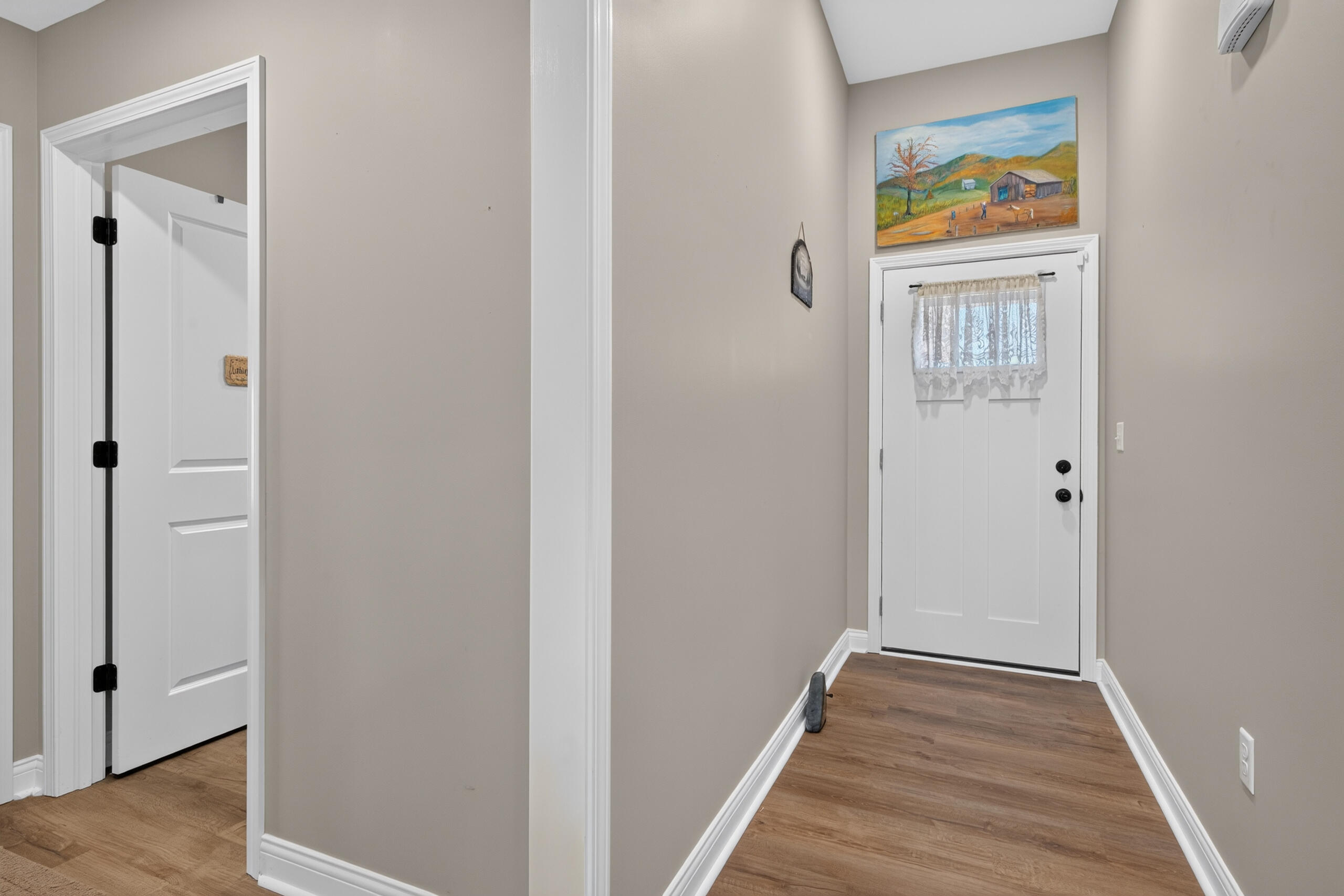 205 Brook Cove Property Photo 4